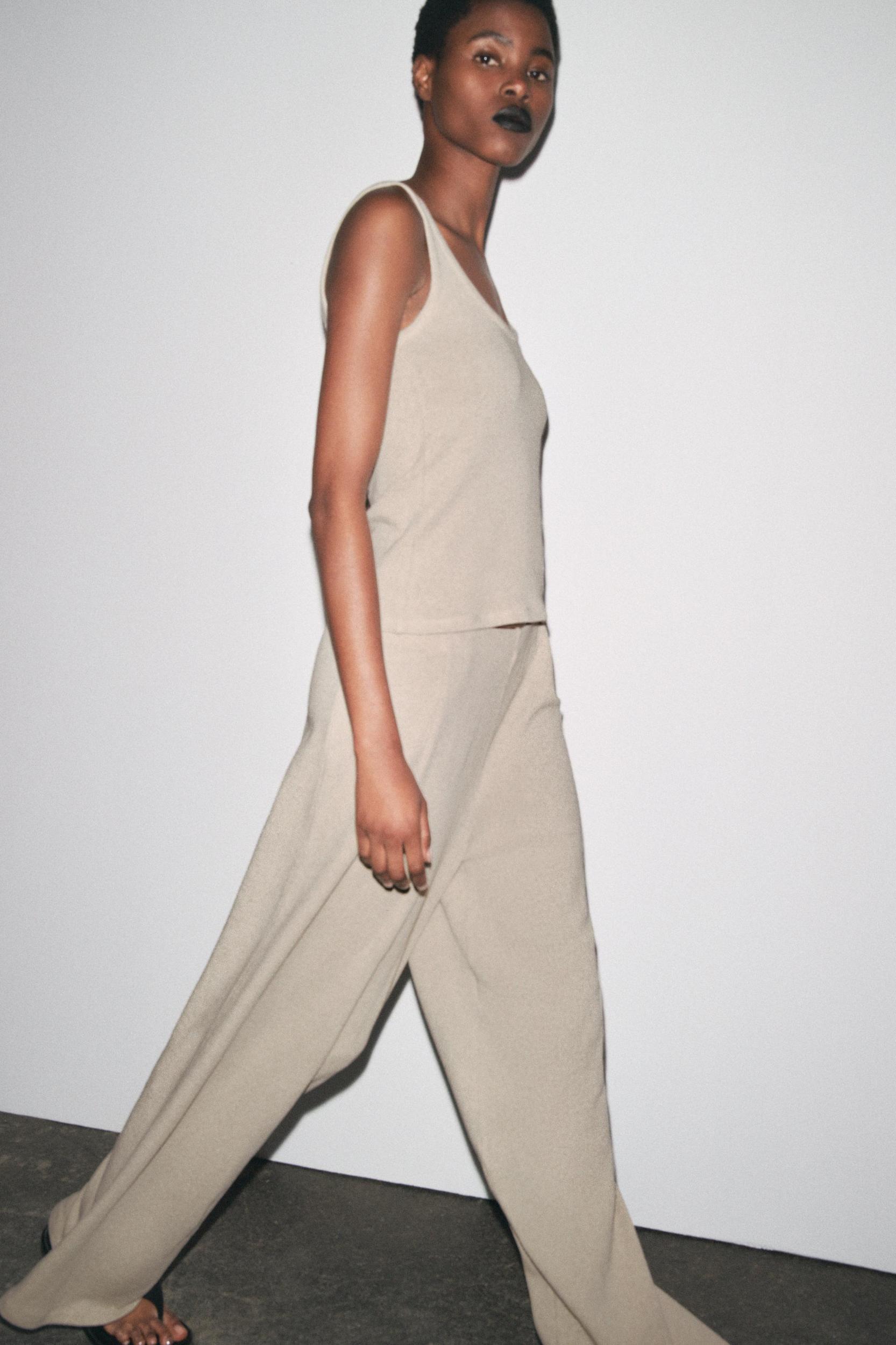 LINEN T-SHIRT Product Image