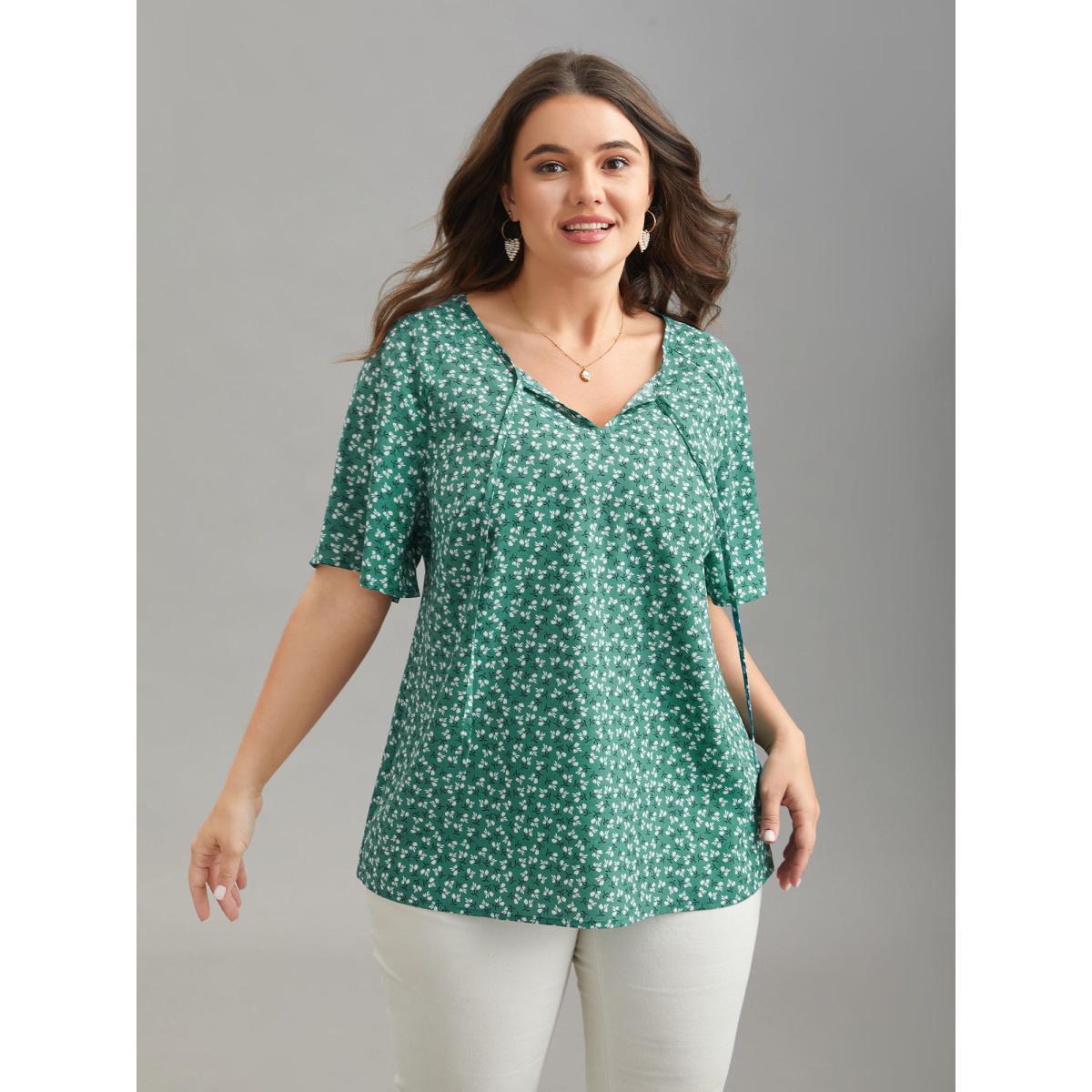 Plus Size Emerald Ditsy Floral Print Half Sleeve Shirt Women Elegant Short sleeve Ribbon-tied collar Everyday Blouses BloomChic 10/M Product Image