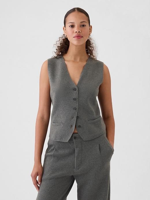 CashSoft Sweater Vest Product Image