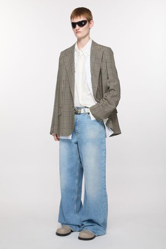 Leather buckle shoes Product Image