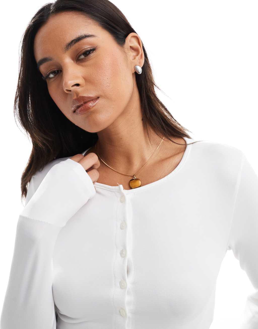 Stradivarius cropped fitted cardigan in white Product Image
