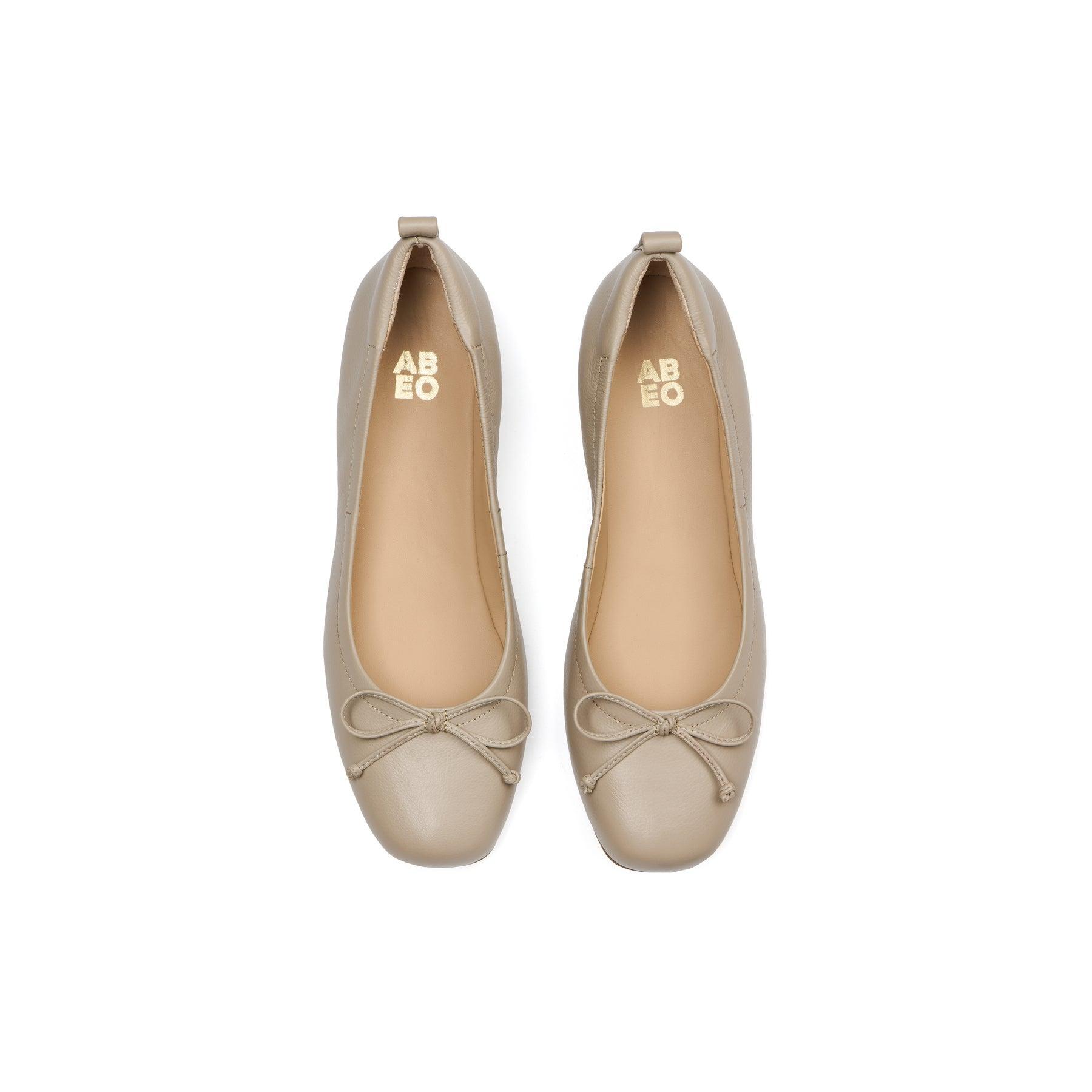 Cadence Bow Metatarsal Female Product Image