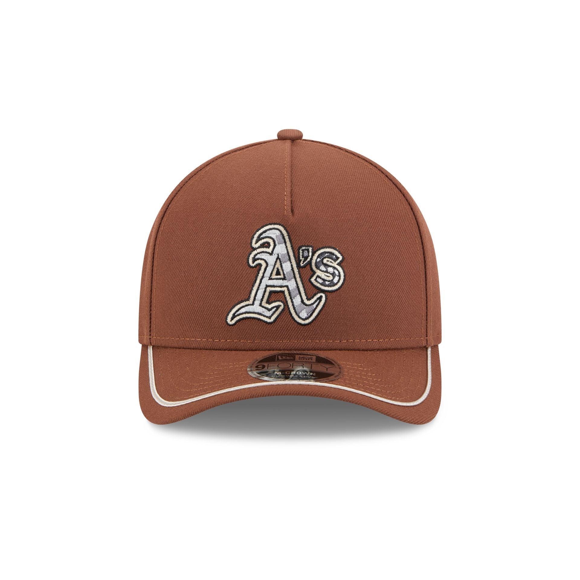 Pumas Olive Corduroy 9FORTY M-Crown Snapback Hat Male Product Image