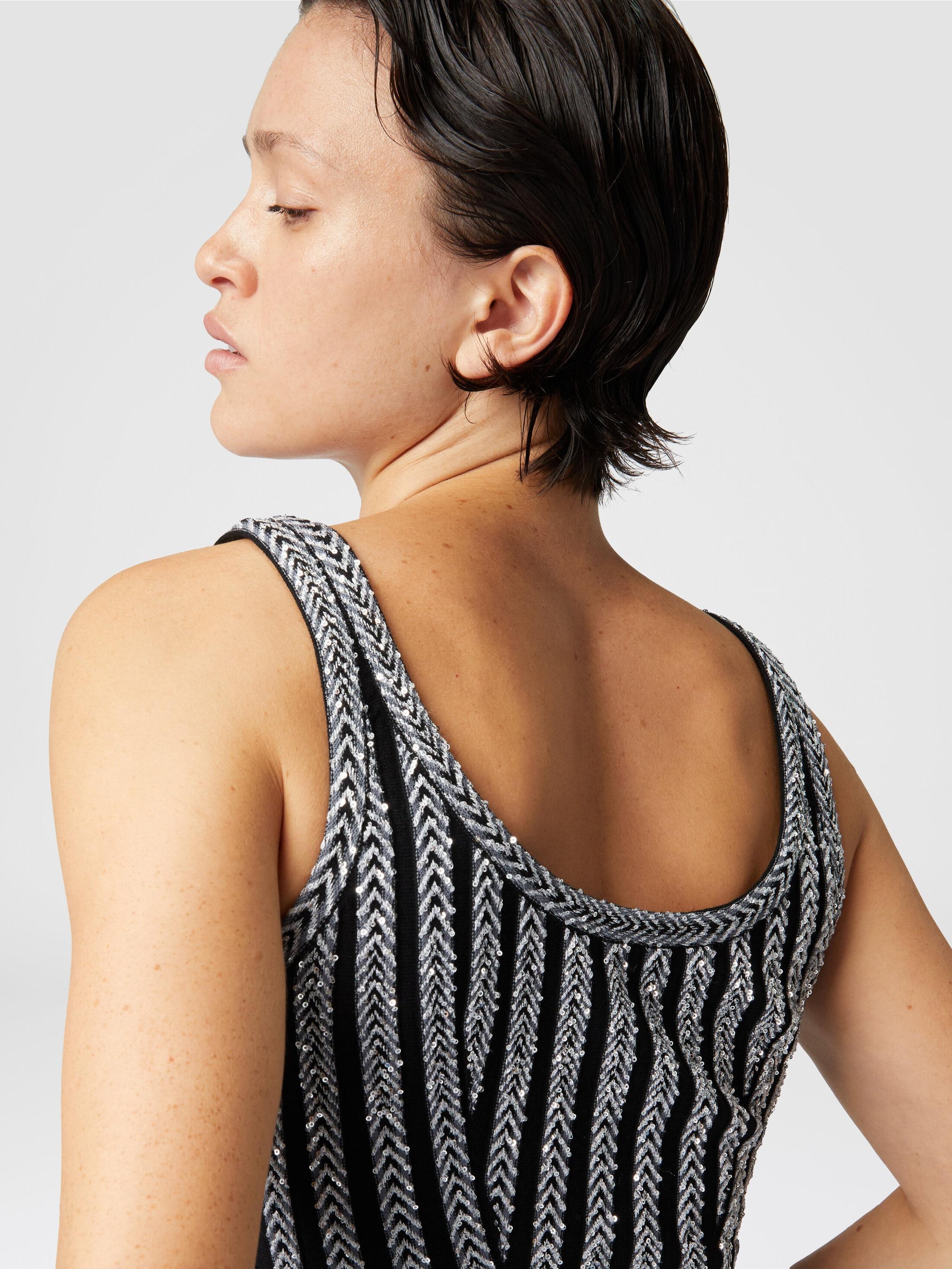 Zig zag ribbed tank top with sequins Product Image
