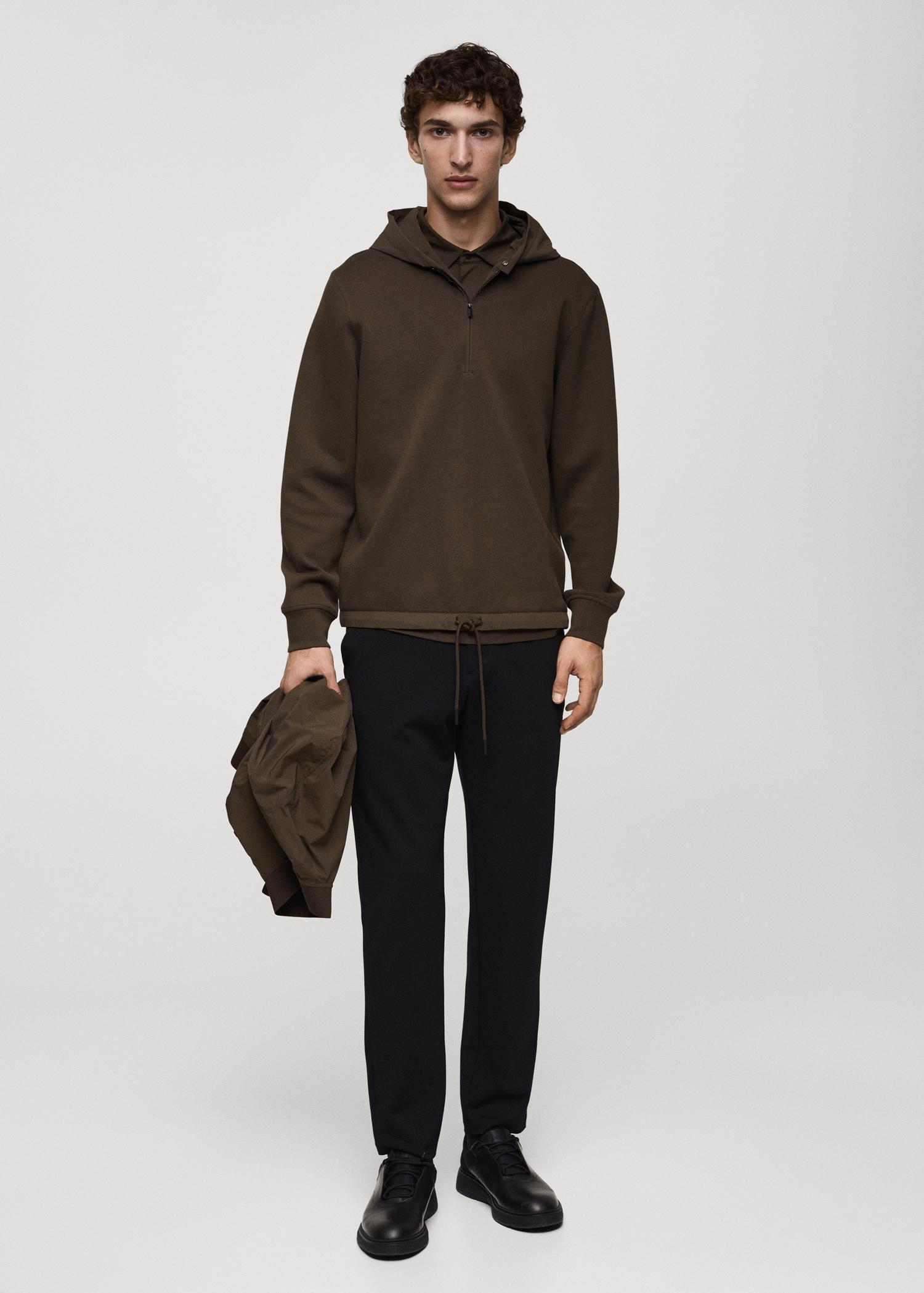 Stretch fabric regular-fit hooded sweatshirt - Men | MANGO USA Product Image
