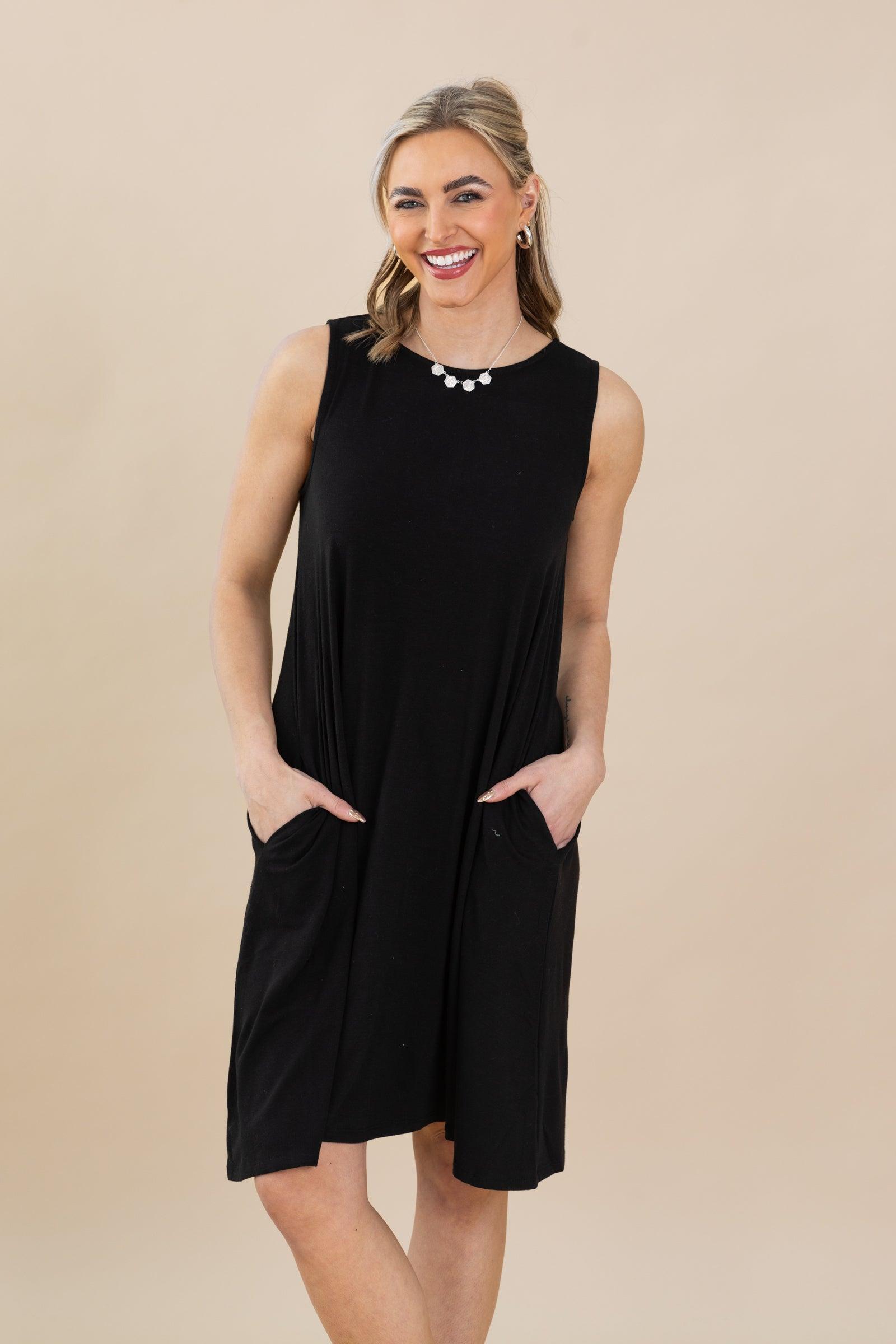 Black Sleeveless Dress With Pockets Product Image