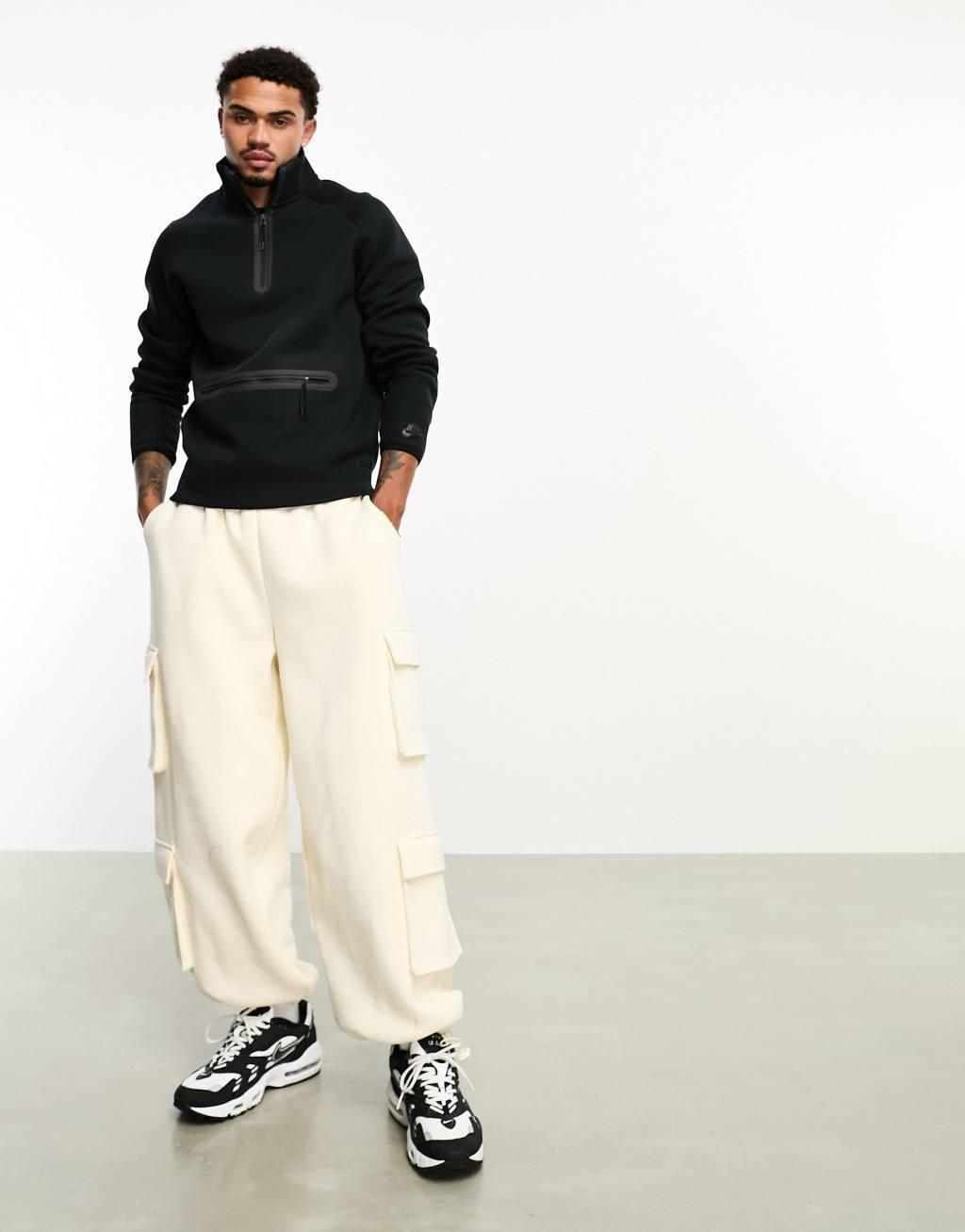 Nike Sportswear Tech Fleece Men's 1/2-Zip Sweatshirt Product Image