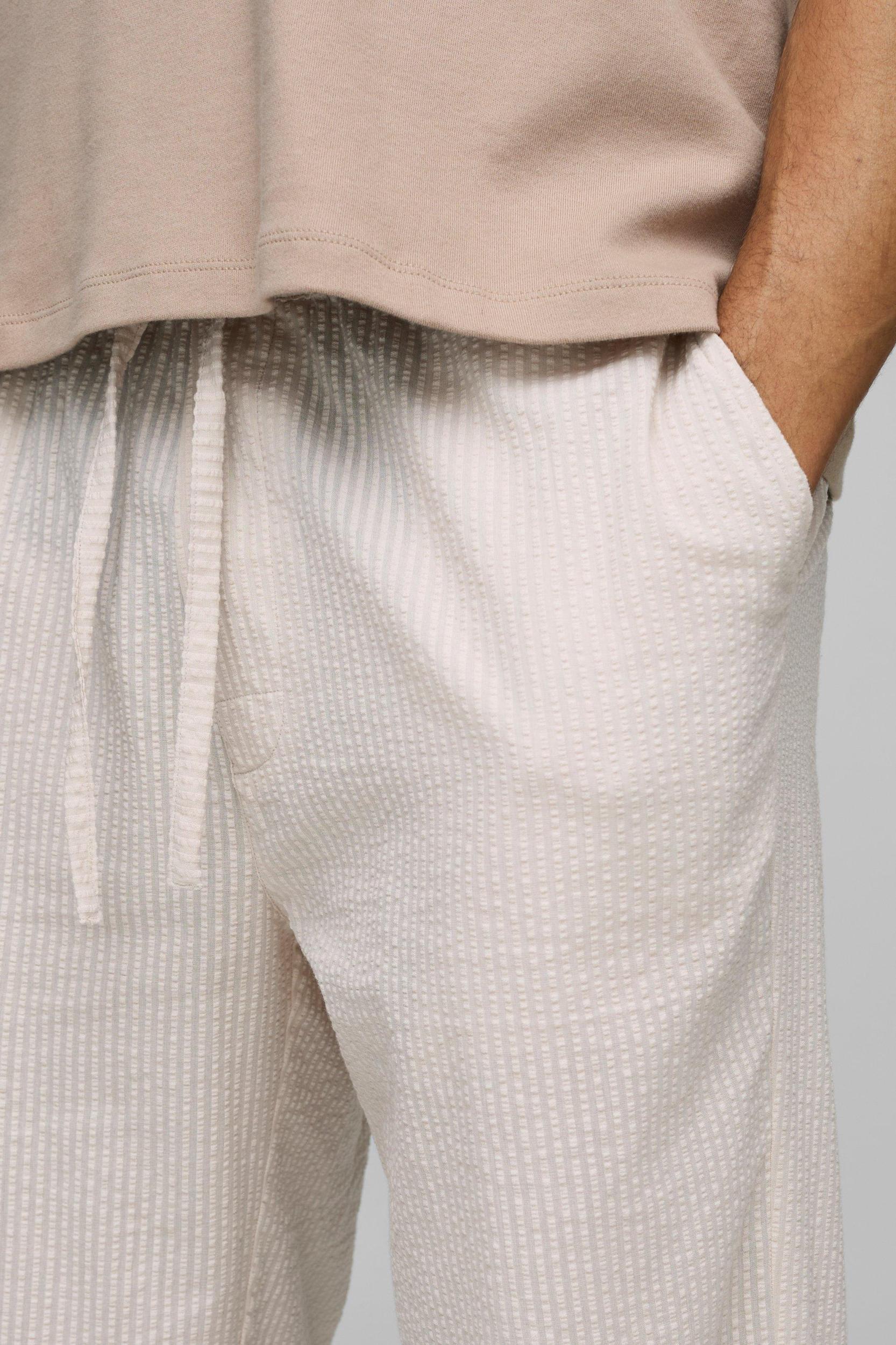Elasticated Relaxed Fit Plain Seersucker Pants | boohooMAN USA Product Image