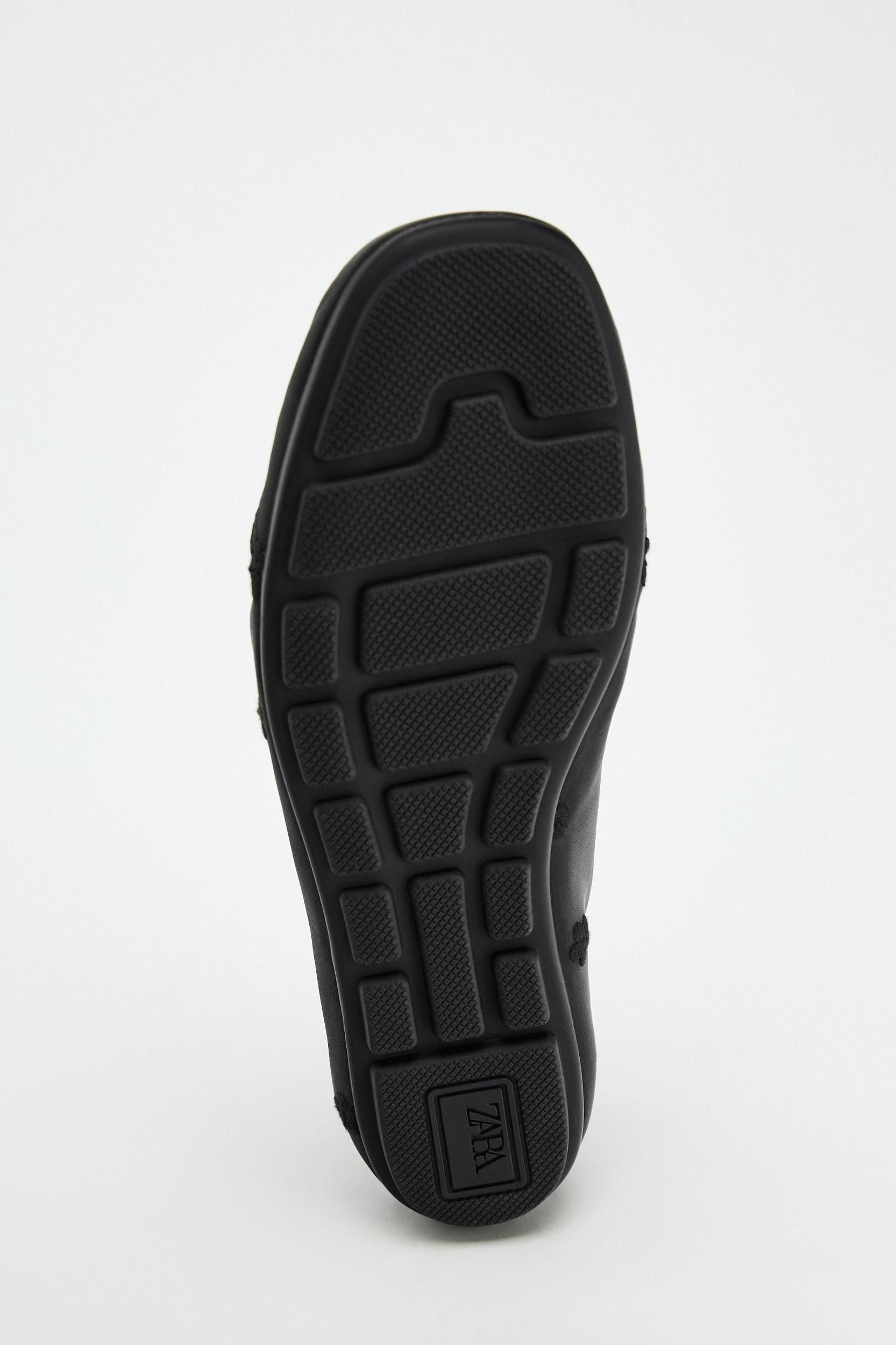 RUCHED BALLET FLAT Product Image