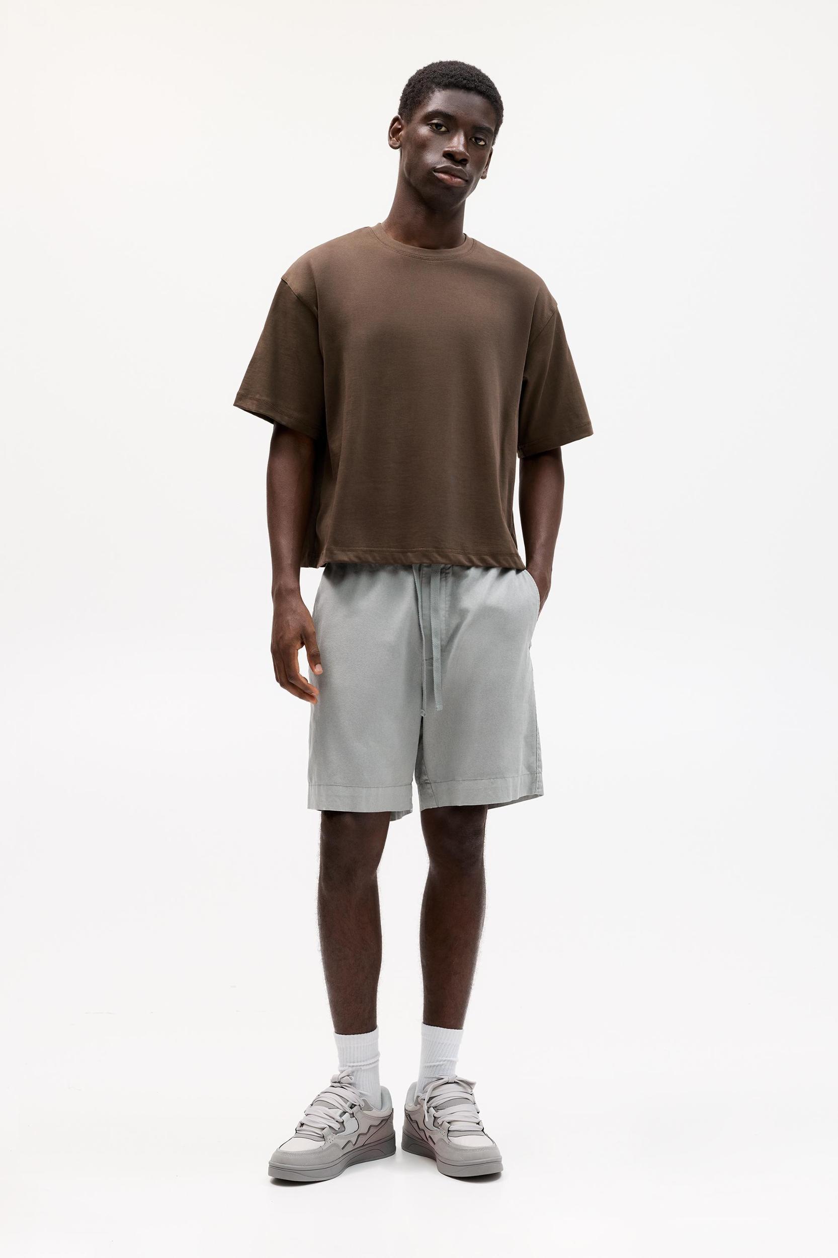 Linen blend jogger Bermuda shorts Product Image