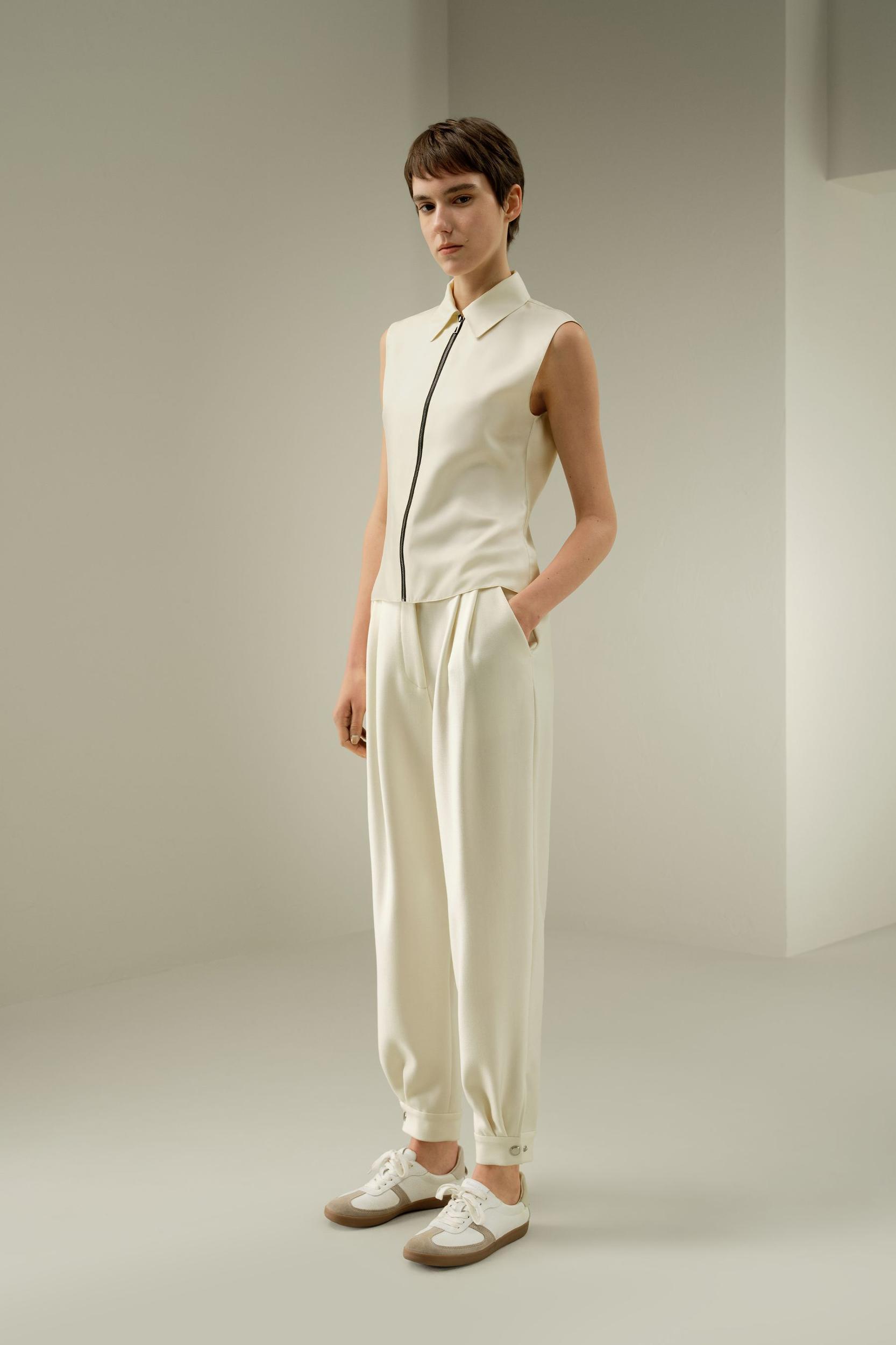 Sleeveless Full Zip Silk Vest Product Image