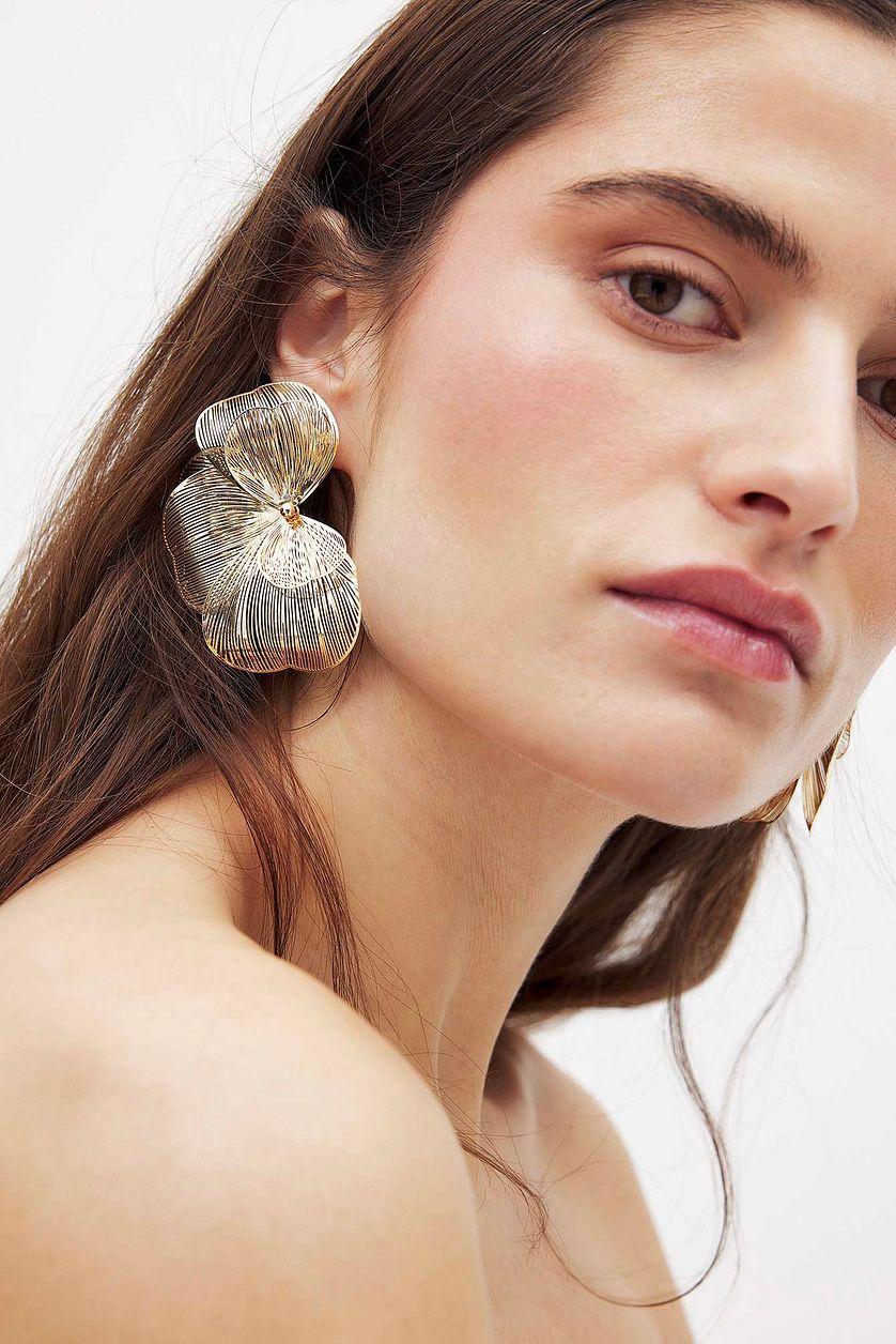 Thin Flower Earrings Product Image