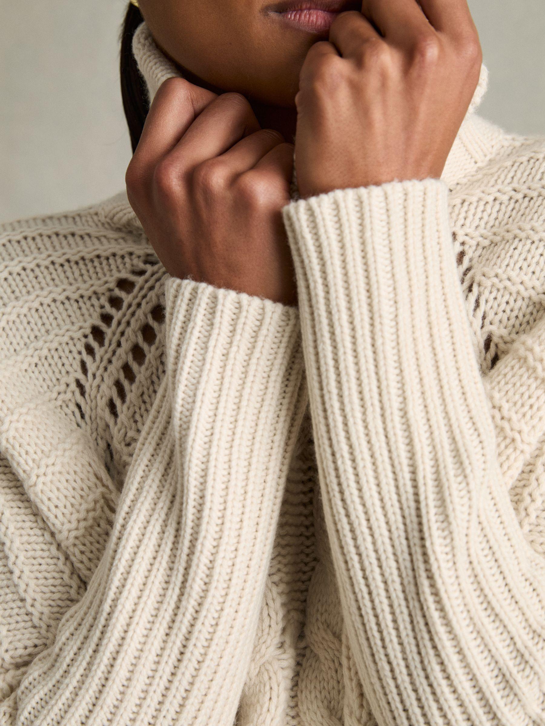 Wool-Cashmere Chunky Cable-Knit Jumper in Cream Product Image