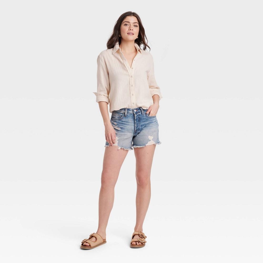 Women's Mid-Rise 90's Baggy Shorts - Universal Thread™ Brown 6: Relaxed Fit, Frayed Hem, 4" Inseam, Machine Washable Product Image