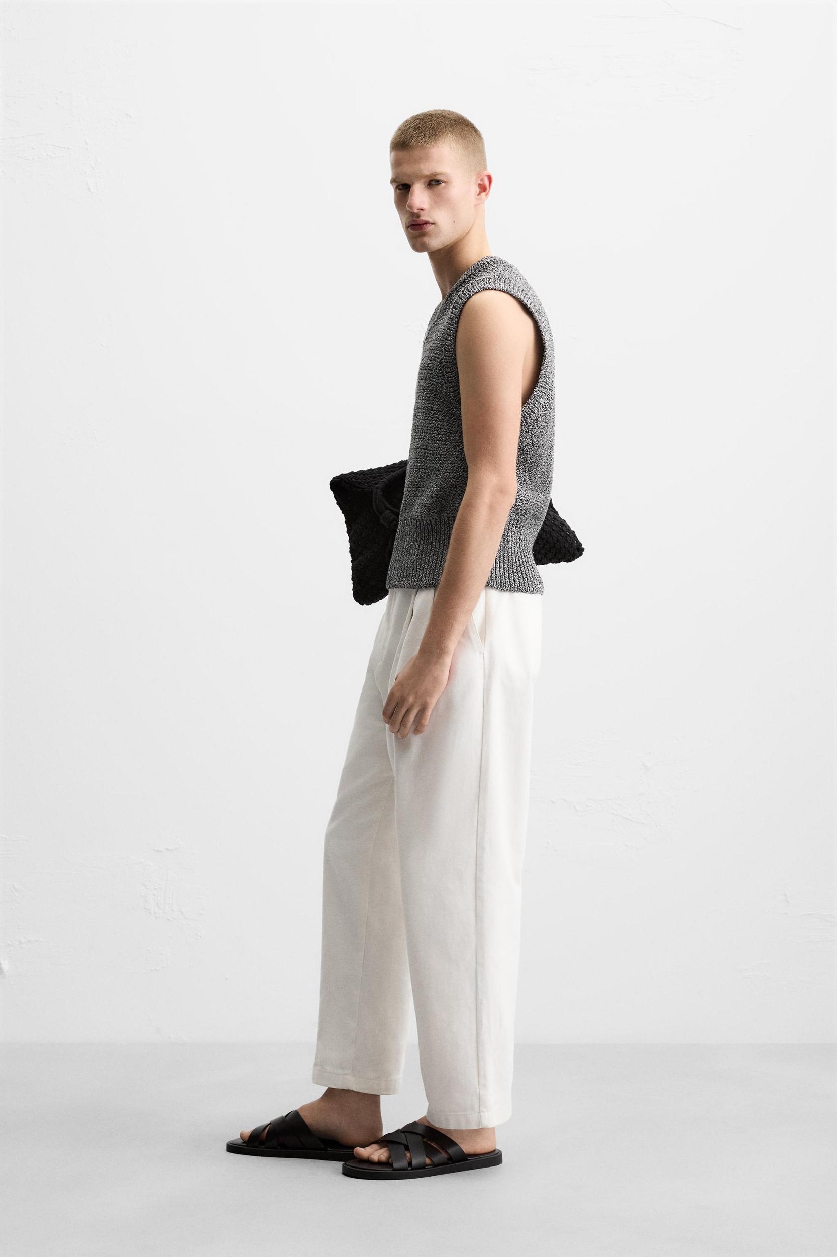 RELAXED FIT KNIT VEST Product Image