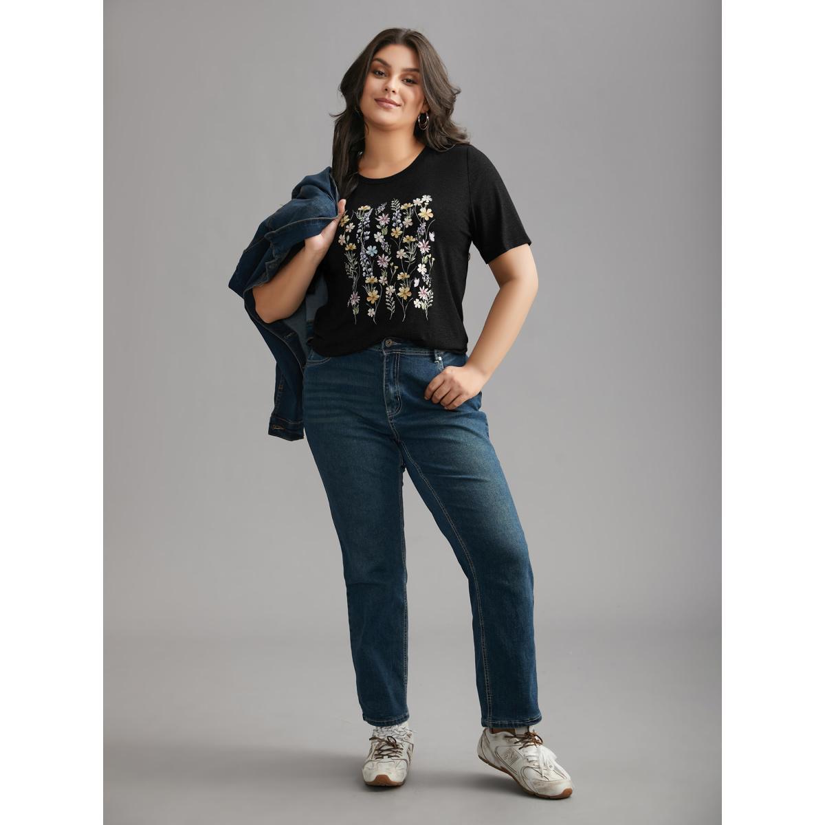 Plus Size Floral Crew Neck Stretchy T-Shirt Black Women Casual Non Natural Flowers Round Neck Everyday T-shirts BloomChic 12/L Product Image