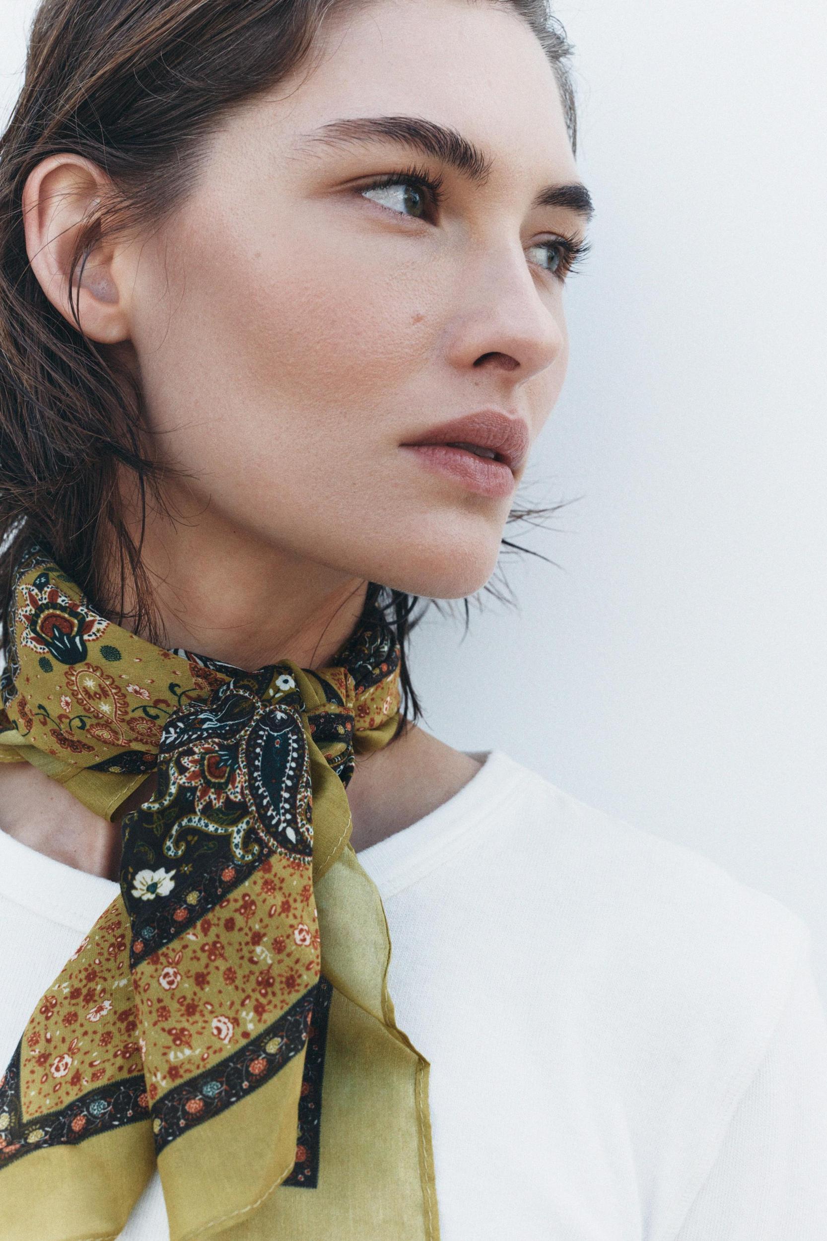 PRINTED VISCOSE SCARF Product Image