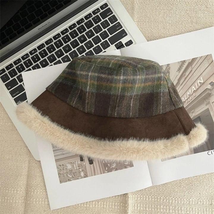 Plaid Fleece-Lined Bucket Hat Product Image