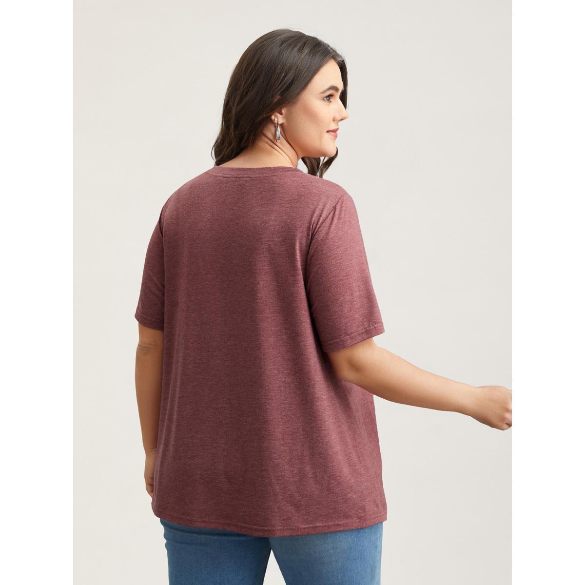 Plus Size Feather Print V-Neck Fitted T-Shirt Scarlet Women Casual Non Butterfly V-neck Everyday T-shirts BloomChic 22-24/3X Product Image