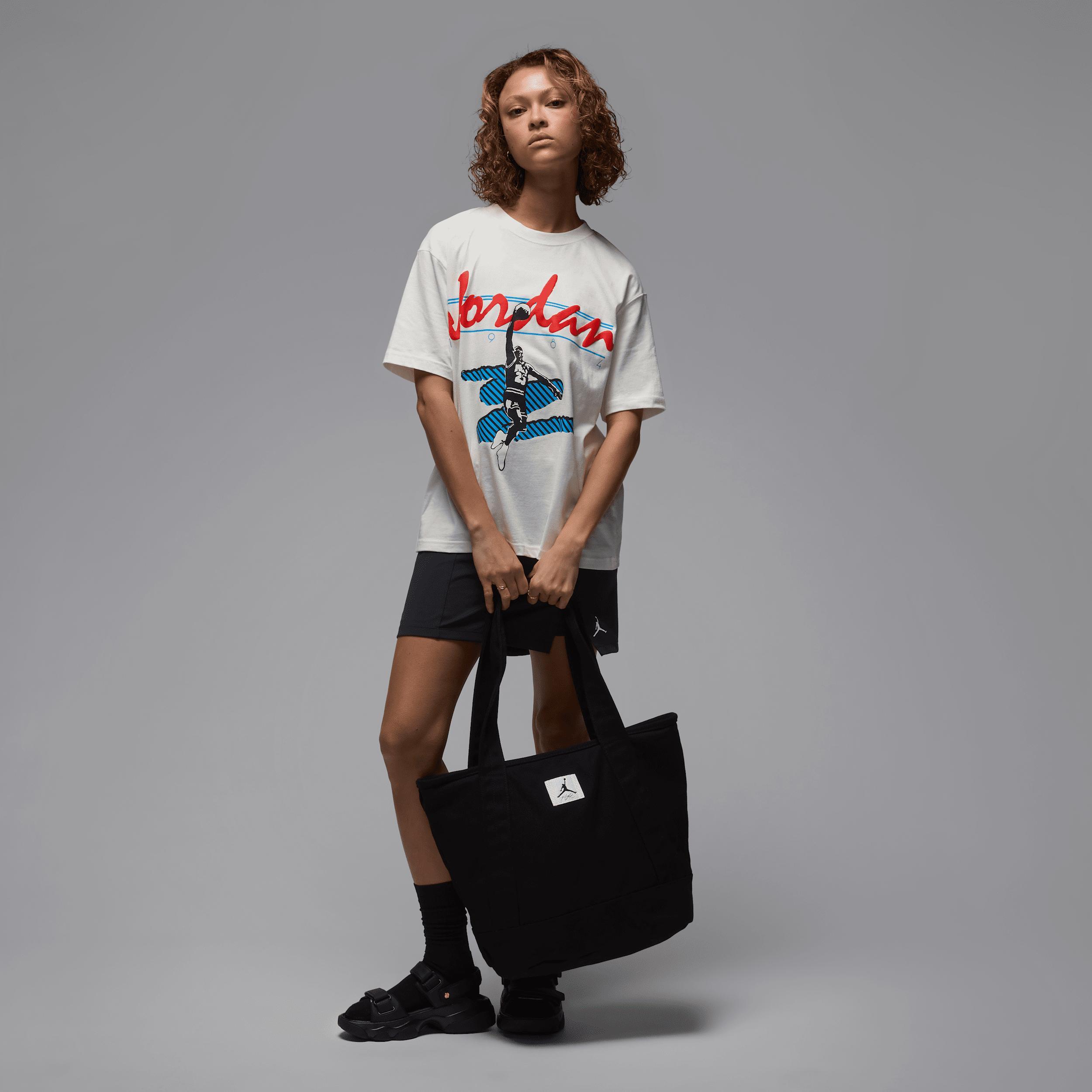 Jordan MVP Women's Graphic T-Shirt Product Image