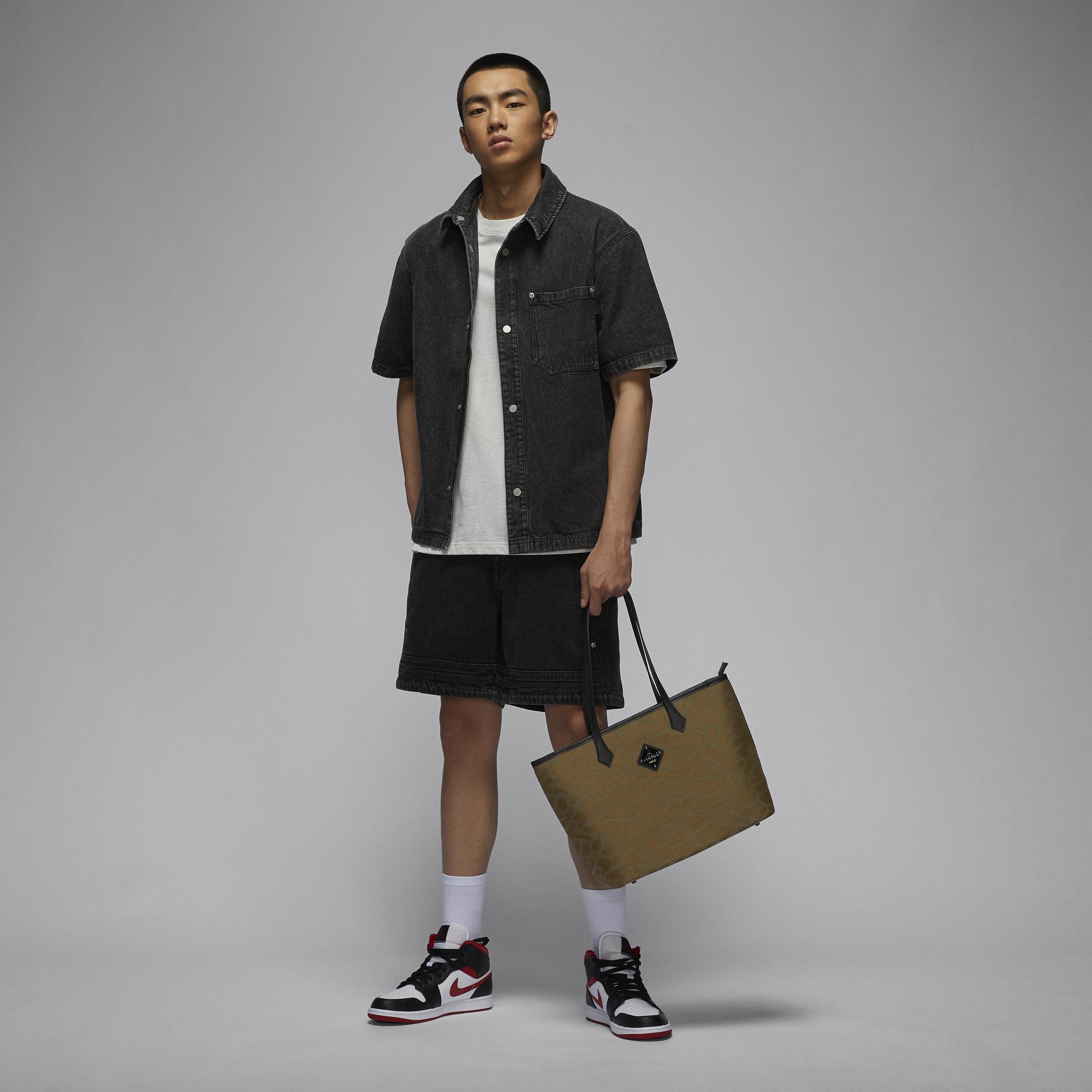 Men's Jordan Icon Tote Bag (17L) Product Image