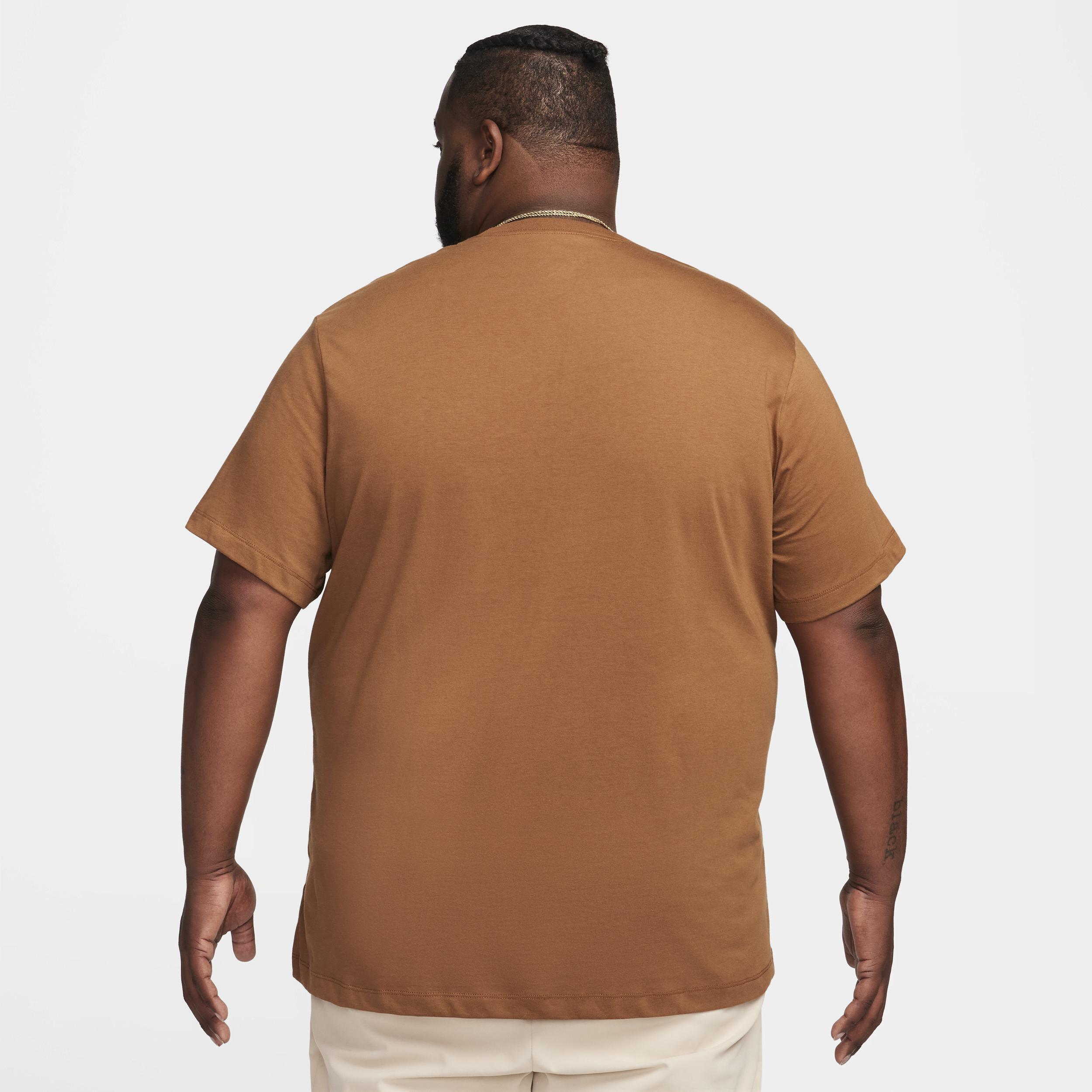 Nike Club Unisex T-shirt Product Image