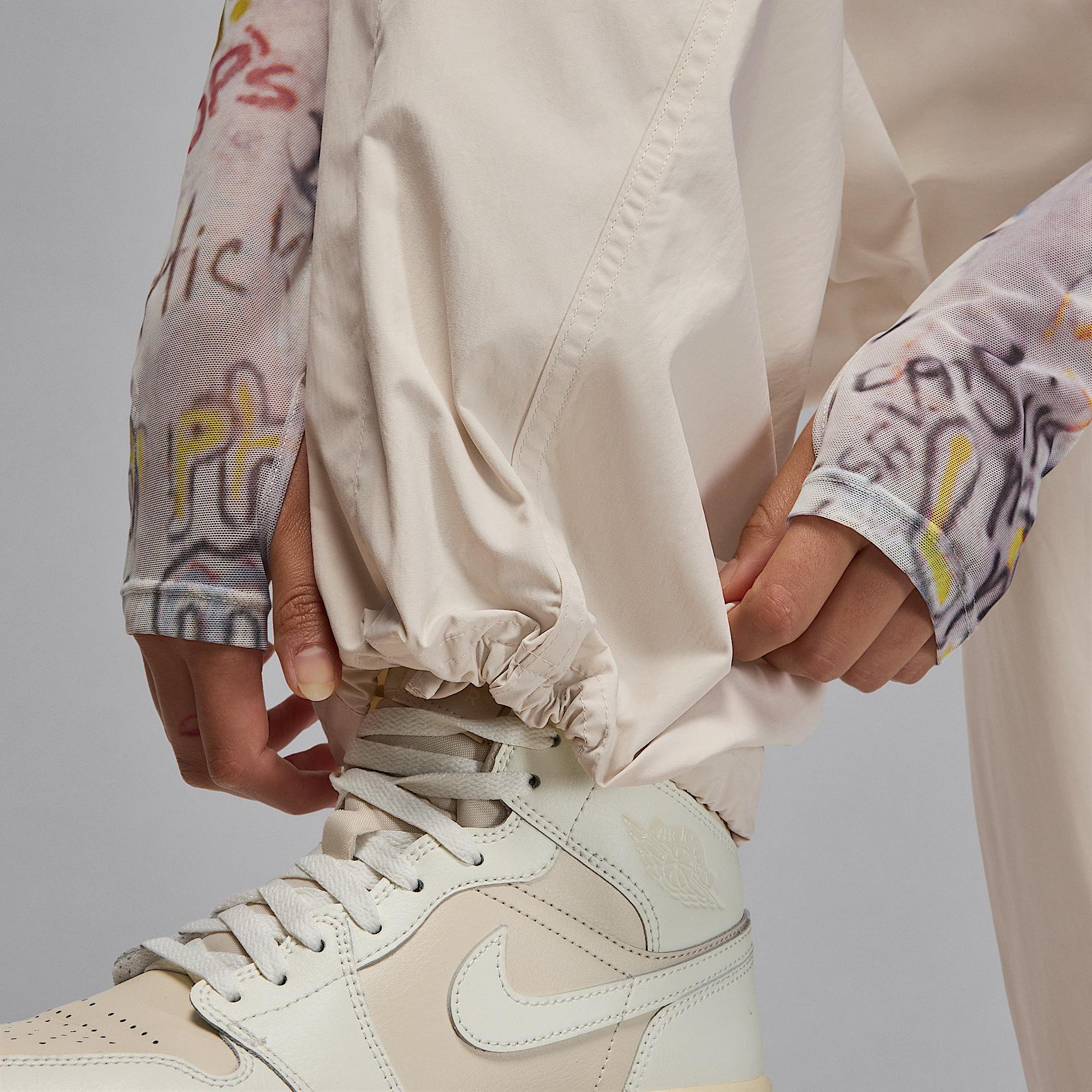 Women's Jordan Flight Chicago Parachute Pants Product Image