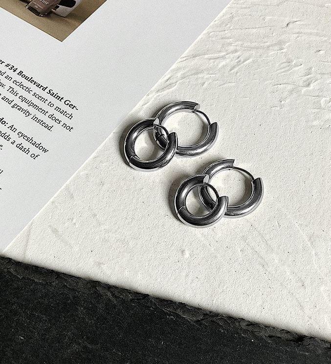 THICK HOOP RING EARRING Product Image