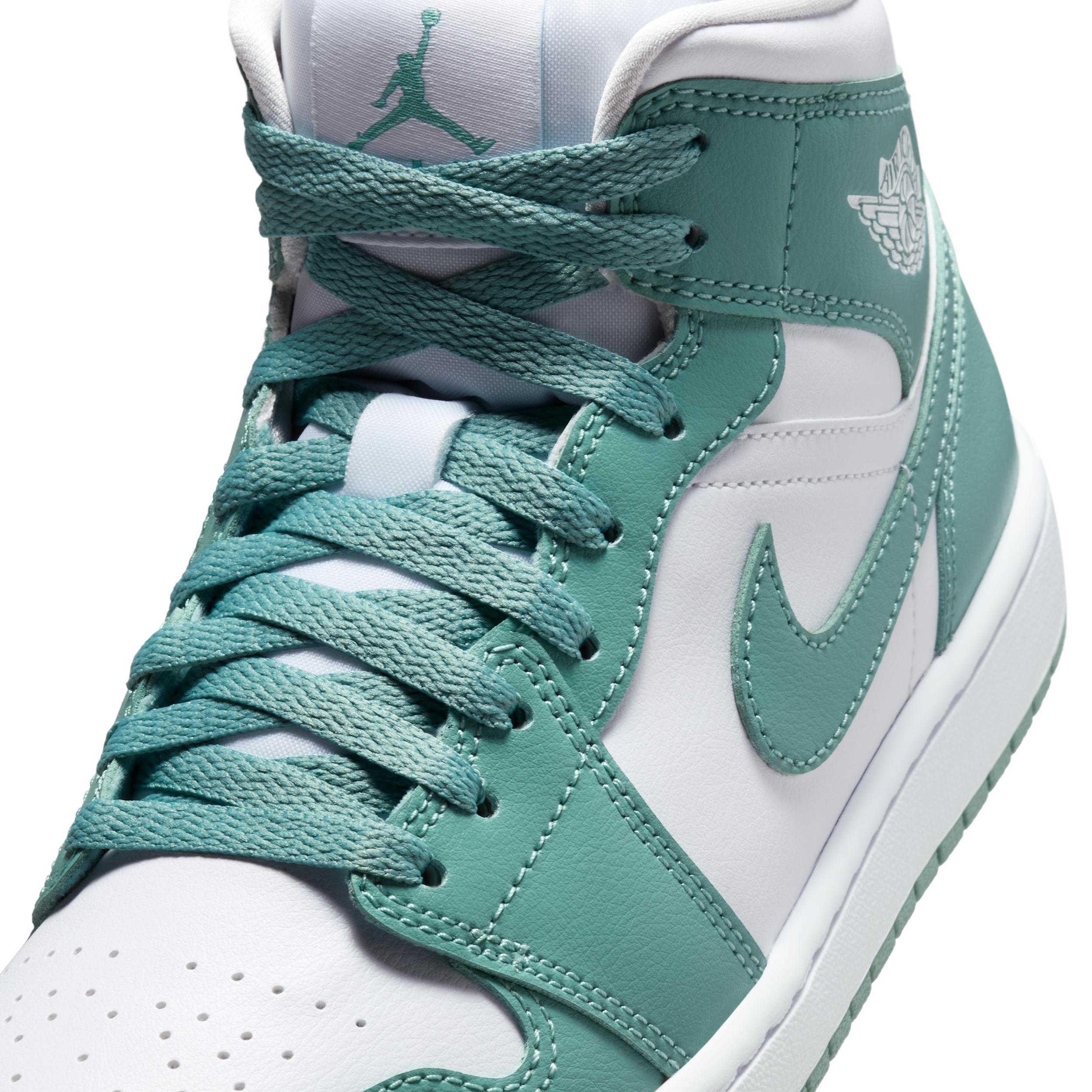 Air Jordan 1 Mid Women's Shoes Product Image