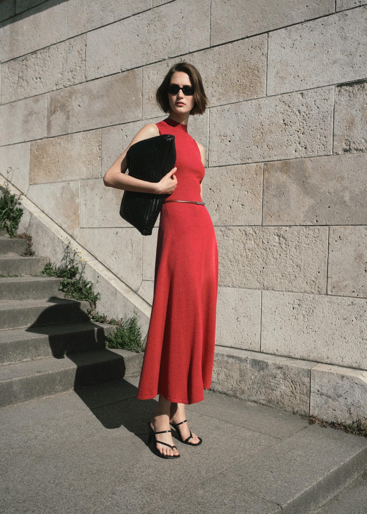 Fine-knit flared dress - Women | MANGO USA Product Image