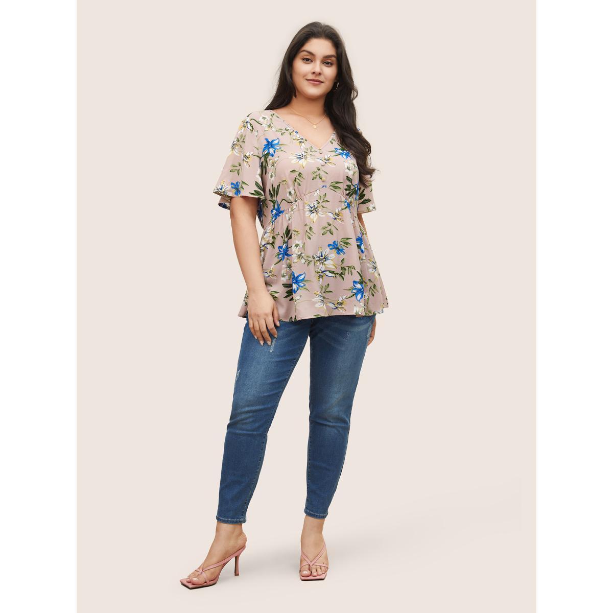 Plus Size DustyPink Floral Flutter Sleeve Button Detail Blouse Women Elegant Short sleeve V-neck Everyday Blouses BloomChic 10/M Product Image