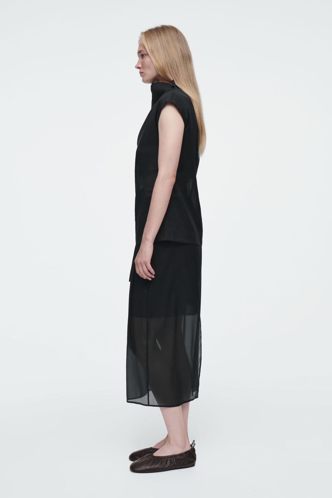 THE SHEER SLEEVELESS TOP Product Image