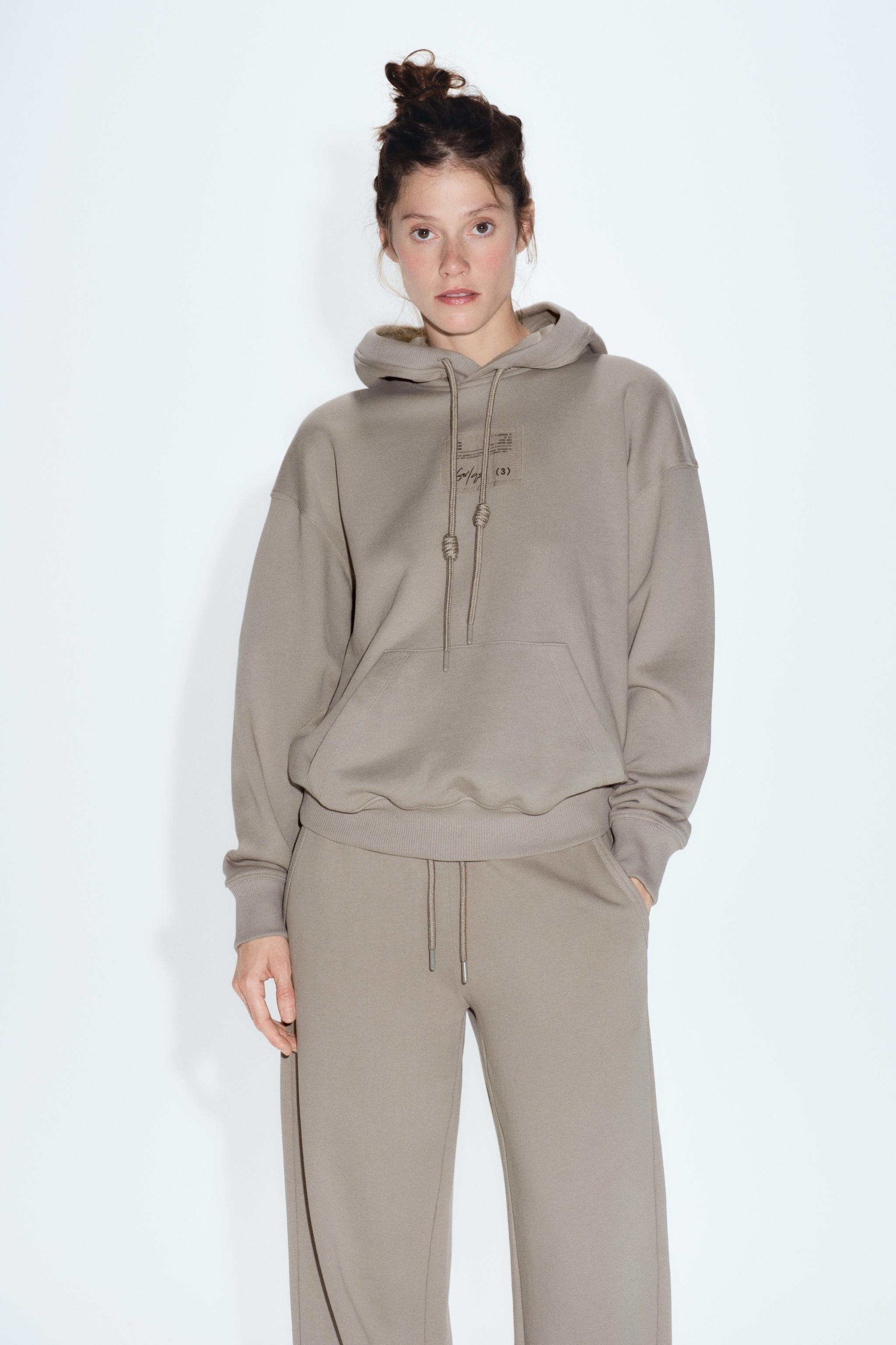 OVERSIZED LABEL SWEATSHIRT Product Image