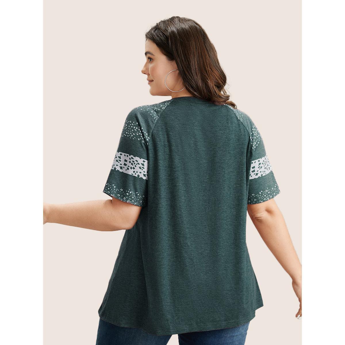 Plus Size Ditsy Floral Colorblock Contrast Raglan Sleeve T-shirt Green Women Casual Contrast Ditsy Floral V-neck Everyday T-shirts BloomChic 10/M Product Image
