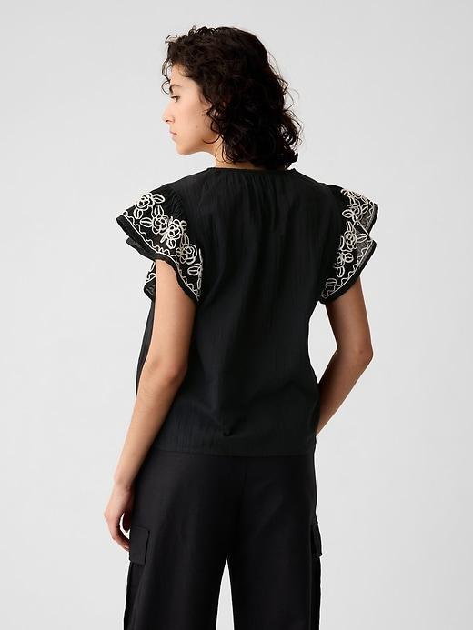 Crinkle Gauze Embroidered Cropped Shirt Product Image