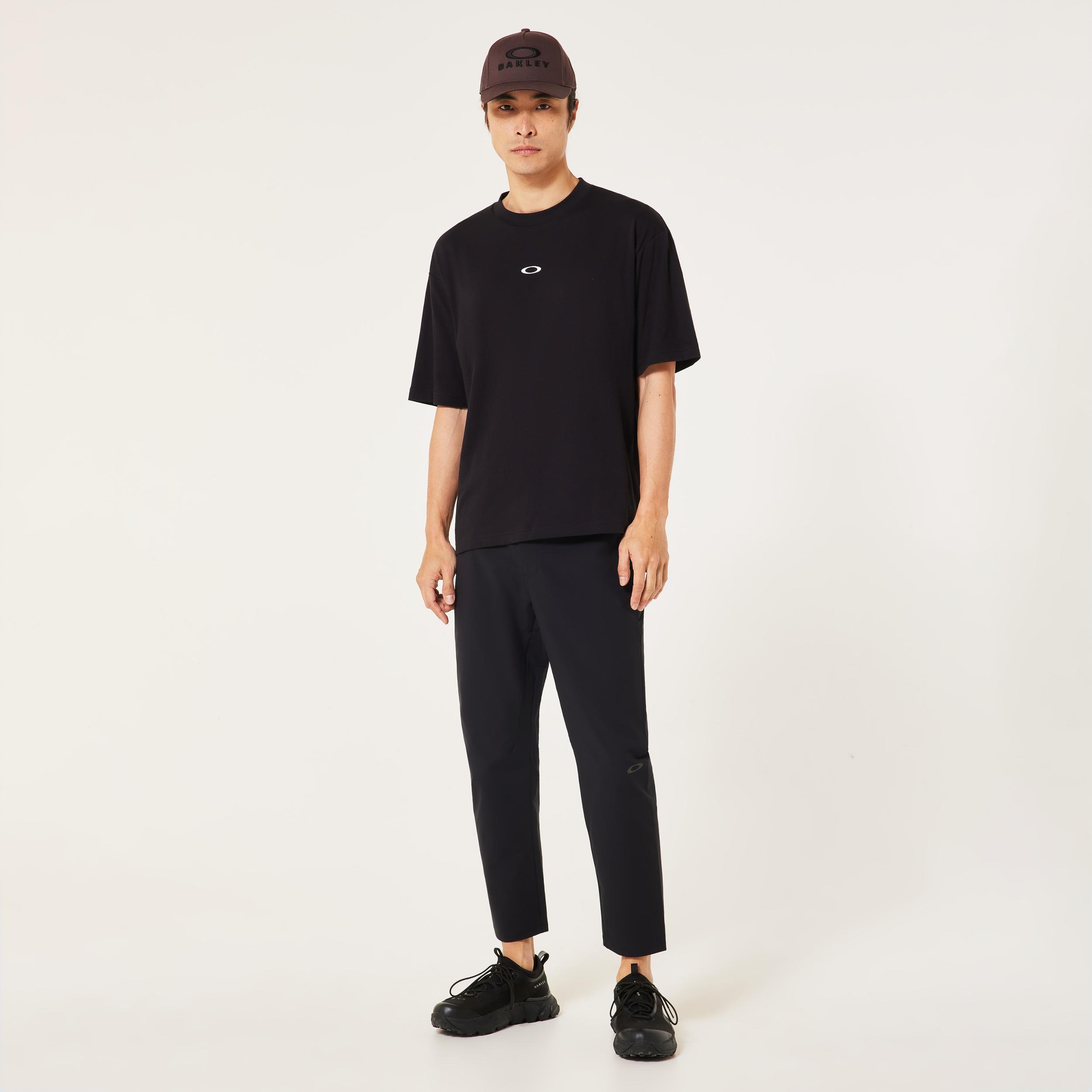 Oakley Enhance Qdc SS Tee Grip 4.0 - Blackout | Oakley® Product Image