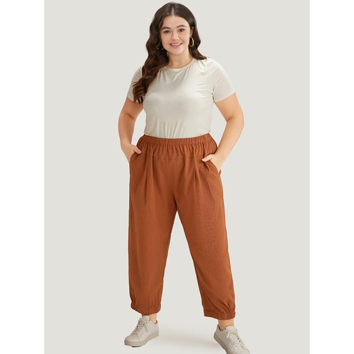 Plus Size Plain Texture Pocket Elastic Waist Gathered Pants Women Chocolate Casual High Rise Dailywear Pants BloomChic 28/5X Product Image