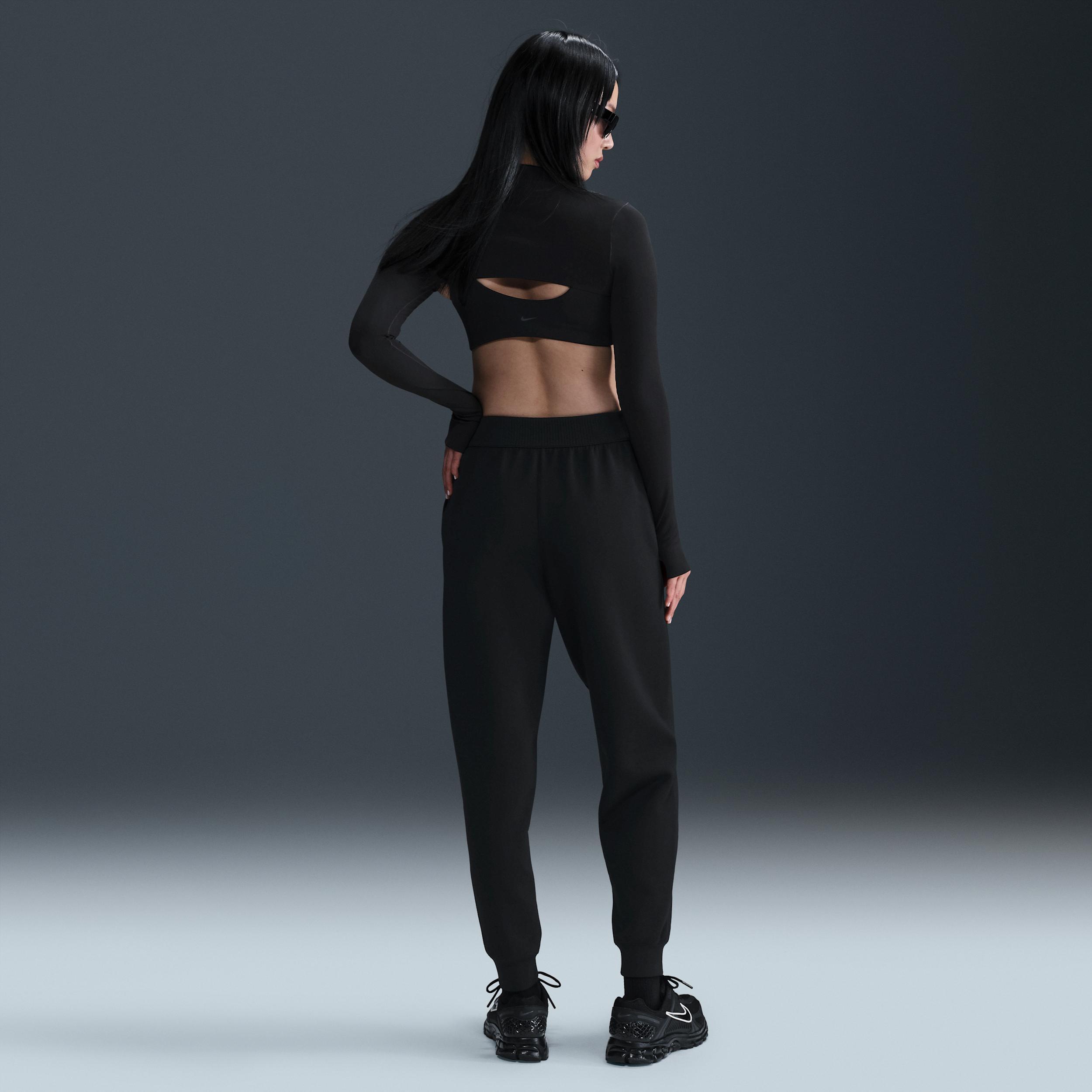 Nike Women's 24.7 ImpossiblySoft Dri-FIT Mid-Rise Jogger Pants Product Image