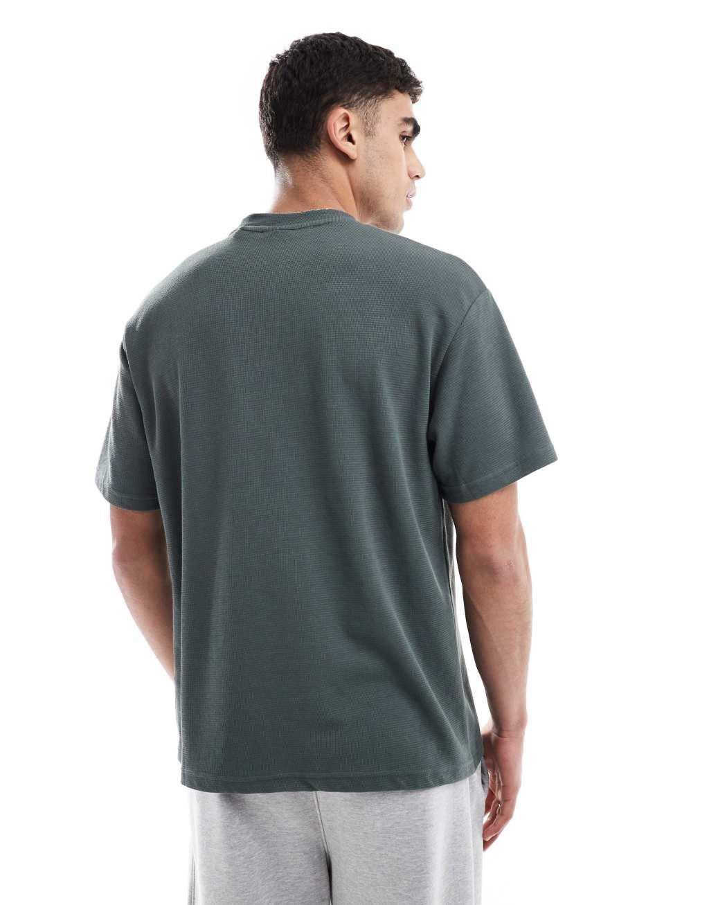 Pull&Bear regular fit washed t-shirt in light blue Product Image