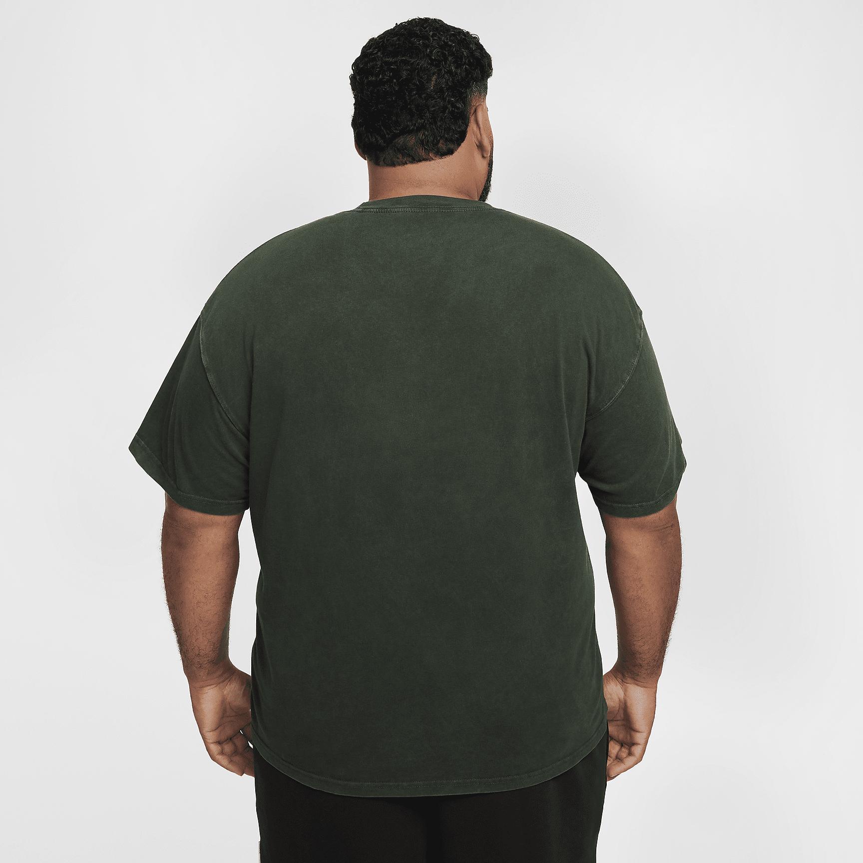 Nike Men's Max90 Basketball T-Shirt Product Image