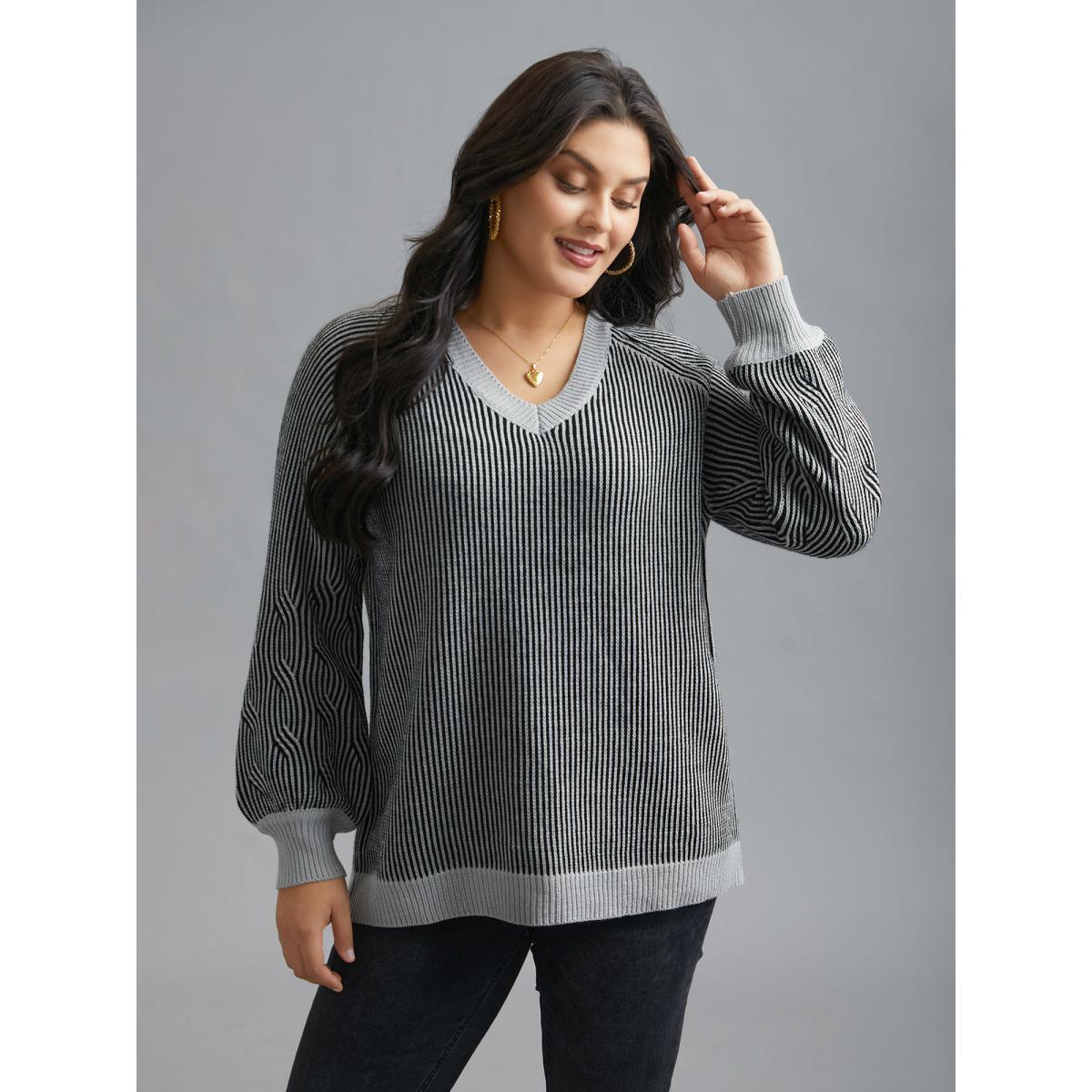 Plus Size Cable Knit V-Neck Raglan Sleeve Pullover LightGray Women Casual Loose Long Sleeve V-neck Everyday Pullovers BloomChic 26/4X Product Image