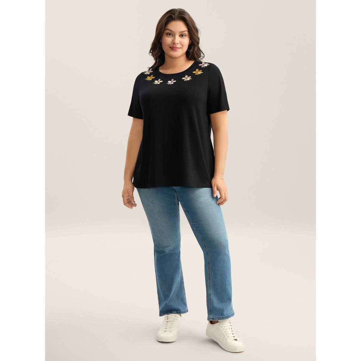 Plus Size Floral Embroidered Neck Solid T-Shirt Black Women Embroidered Round Neck Everyday-Casual T-shirts BloomChic 28/5X Product Image