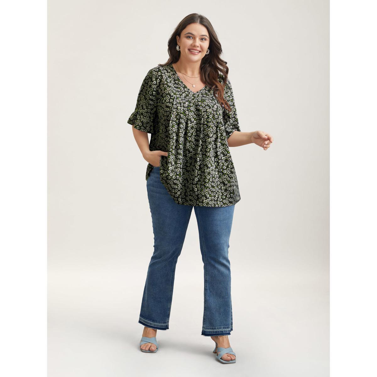 Plus Size Black Ditsy Floral Pleated Flared Sleeve Shirt Women Elegant Half Sleeve V-neck Everyday Blouses BloomChic 28/5X Product Image