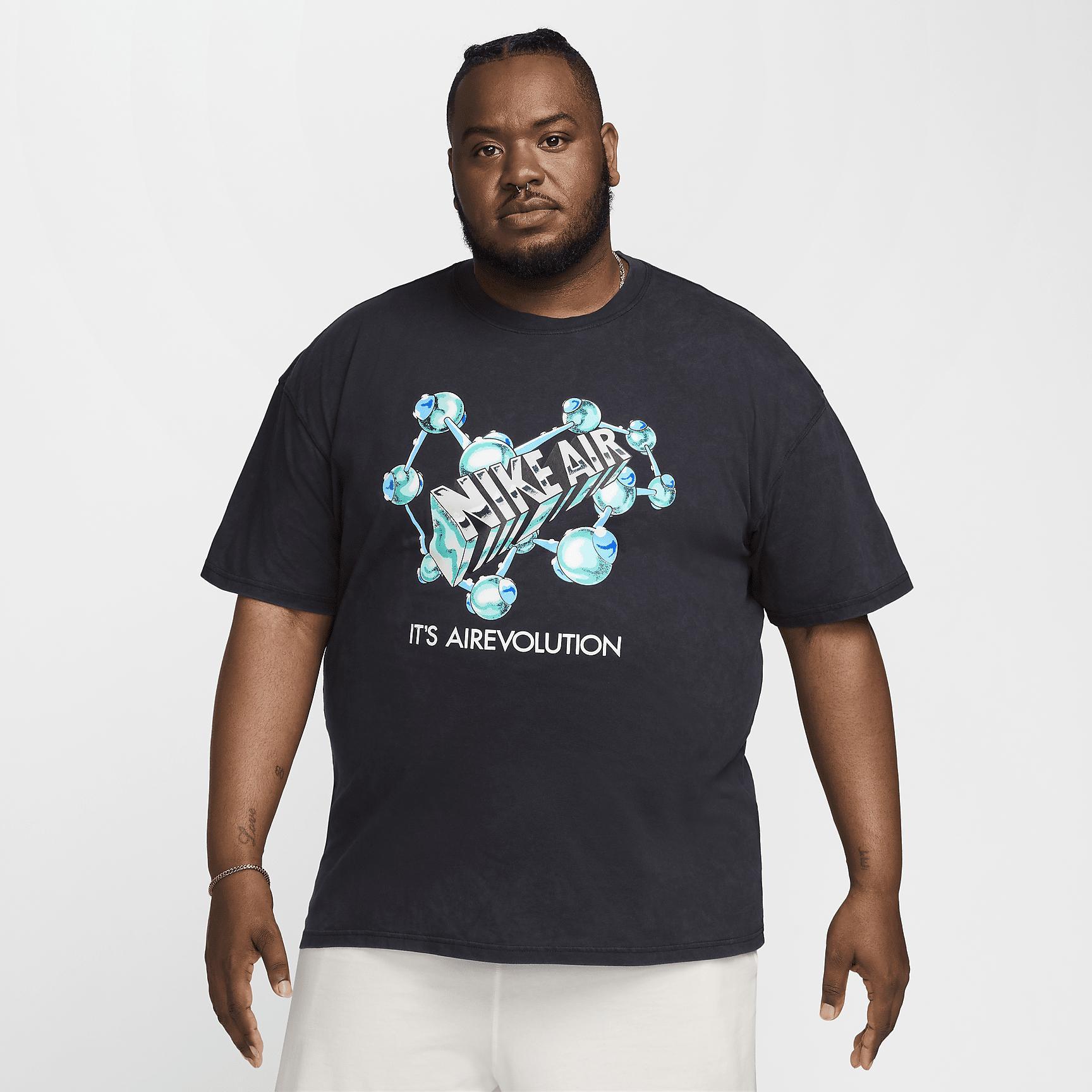 Nike Sportswear Men's T-Shirt Product Image