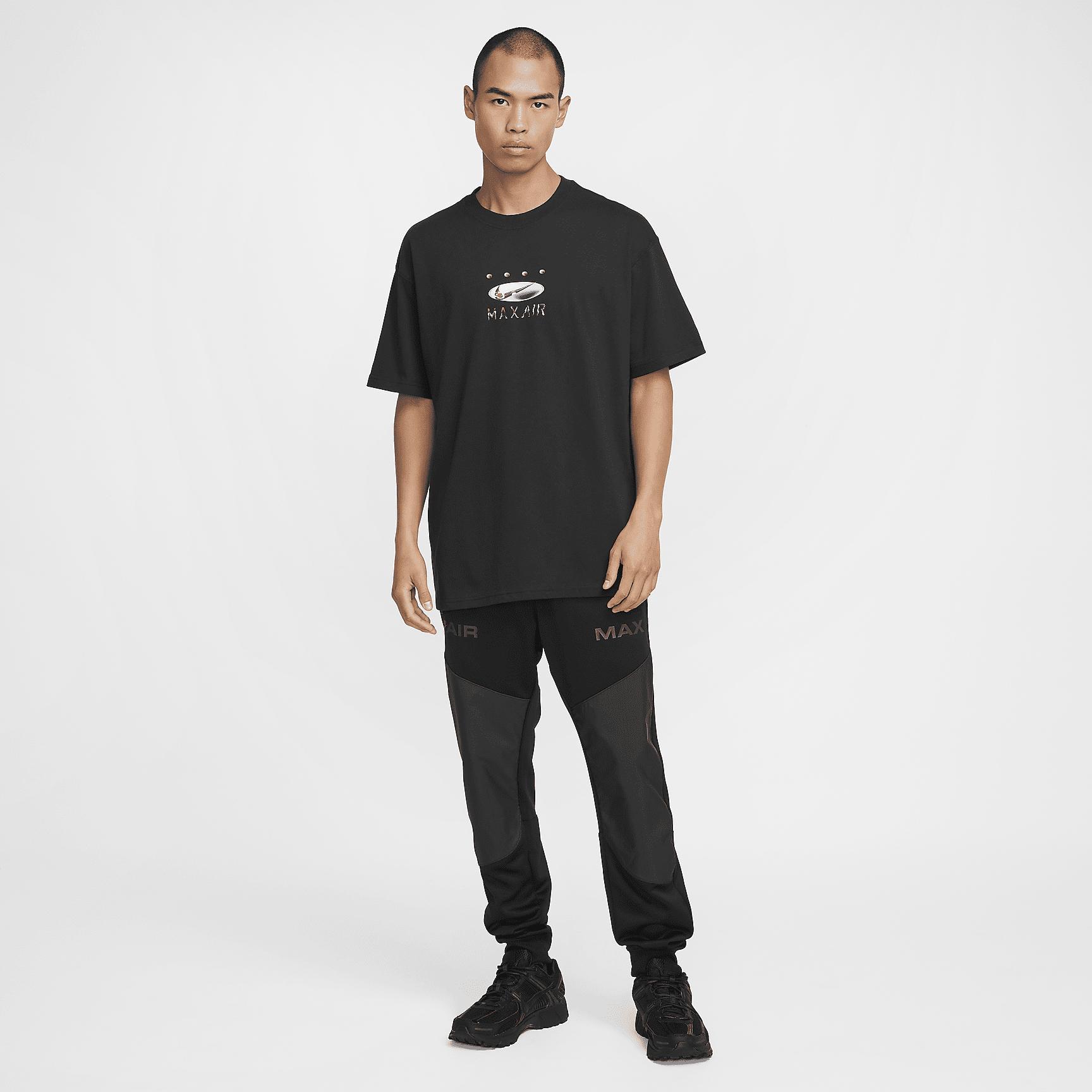 Nike Sportswear Men's Max90 T-Shirt Product Image