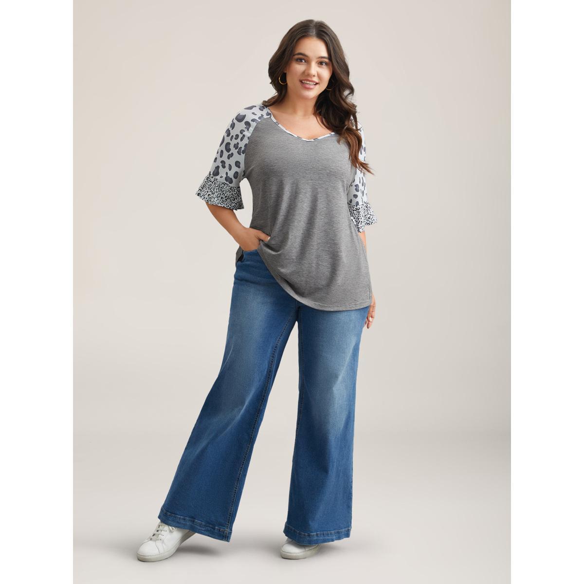 Plus Size Leopard Print Heather Contrast V-Neck T-Shirt DarkGray Women Casual Contrast V-neck Everyday T-shirts BloomChic 22-24/3X Product Image