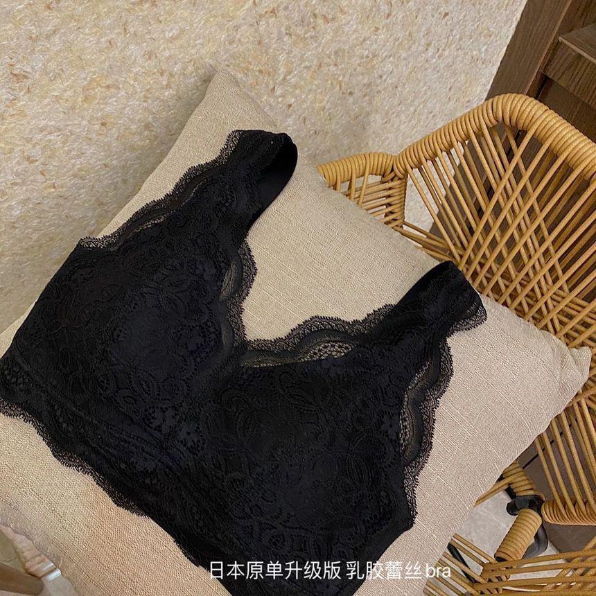 Wireless Lace Bra Product Image