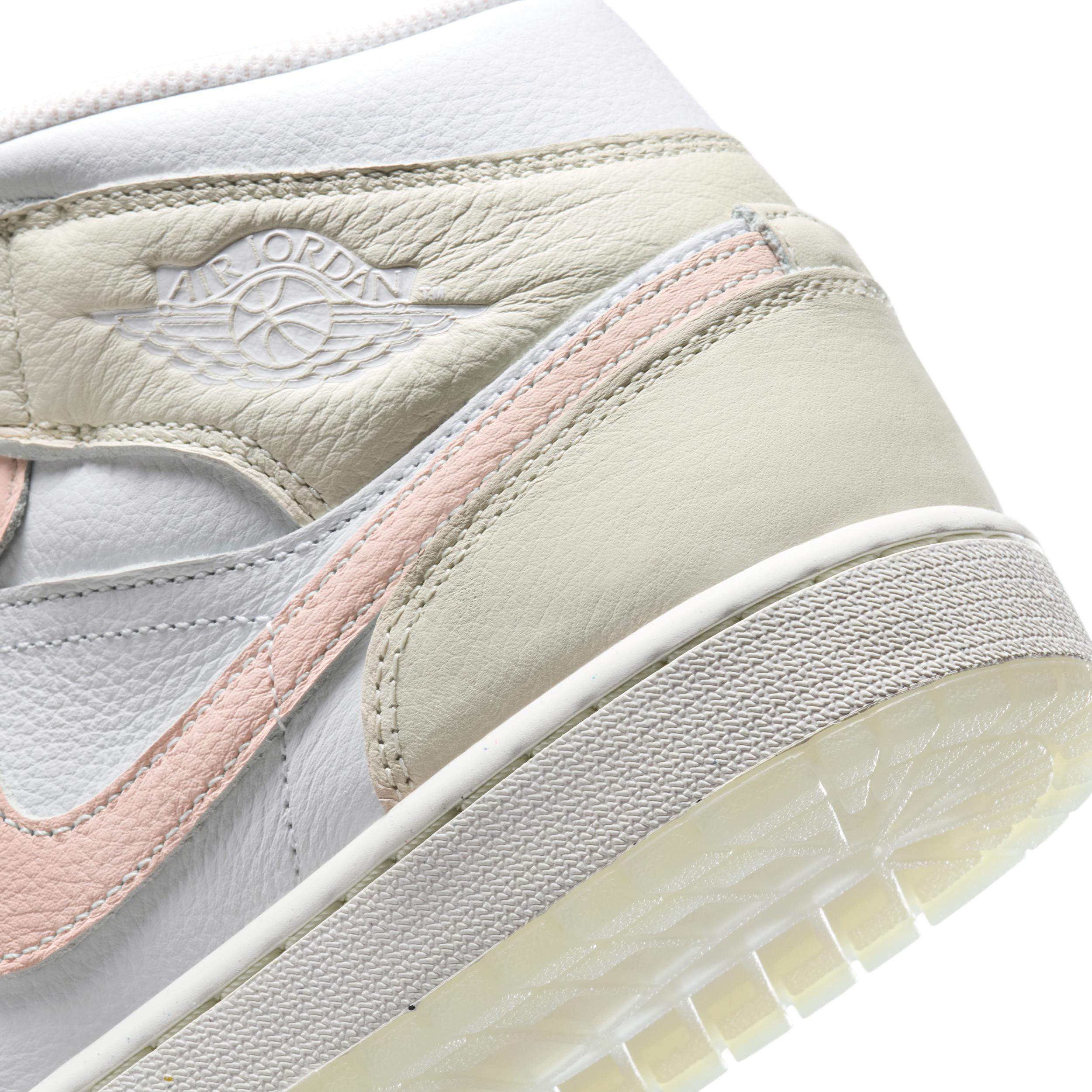 Men's Air Jordan 1 Mid SE Shoes Product Image