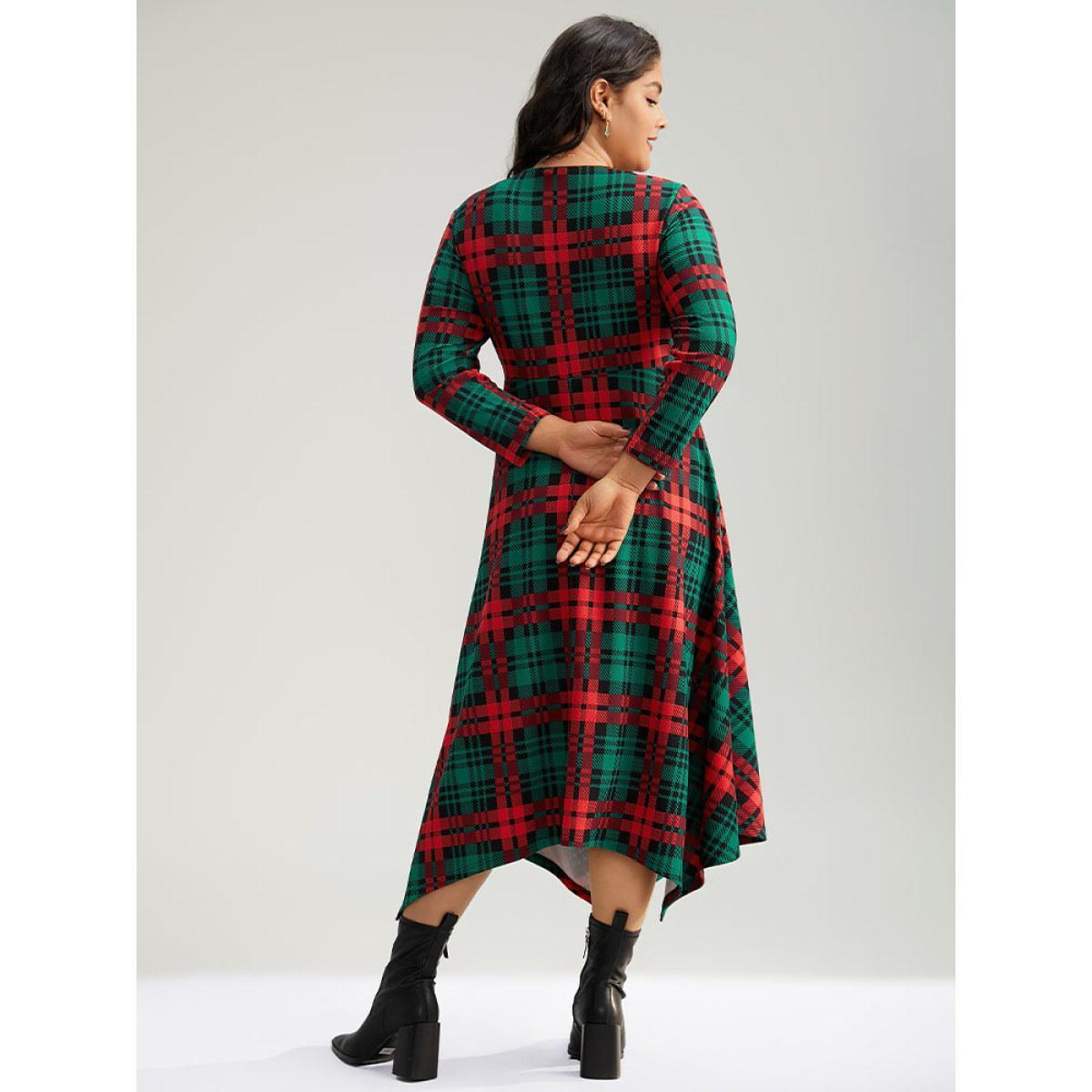 Plus Size Christmas Plaid Button Detail Hanky Hem Dress DarkGreen Women Casual Printed V-neck Long Sleeve Curvy Midi Dress BloomChic 22-24/3X Product Image