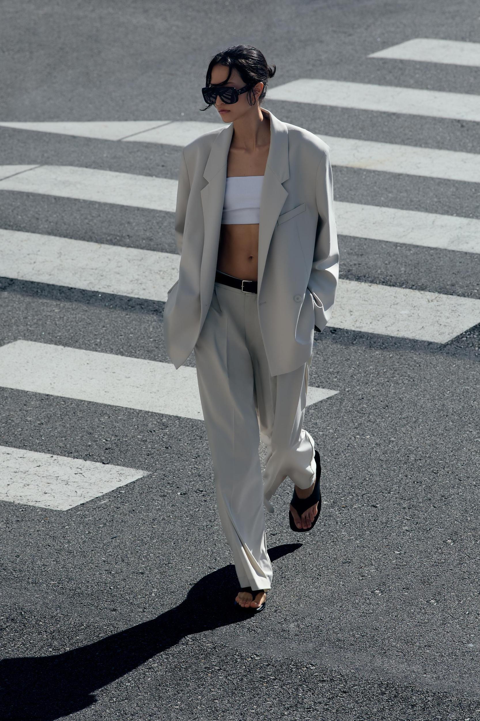 OVERSIZED BLAZER Product Image